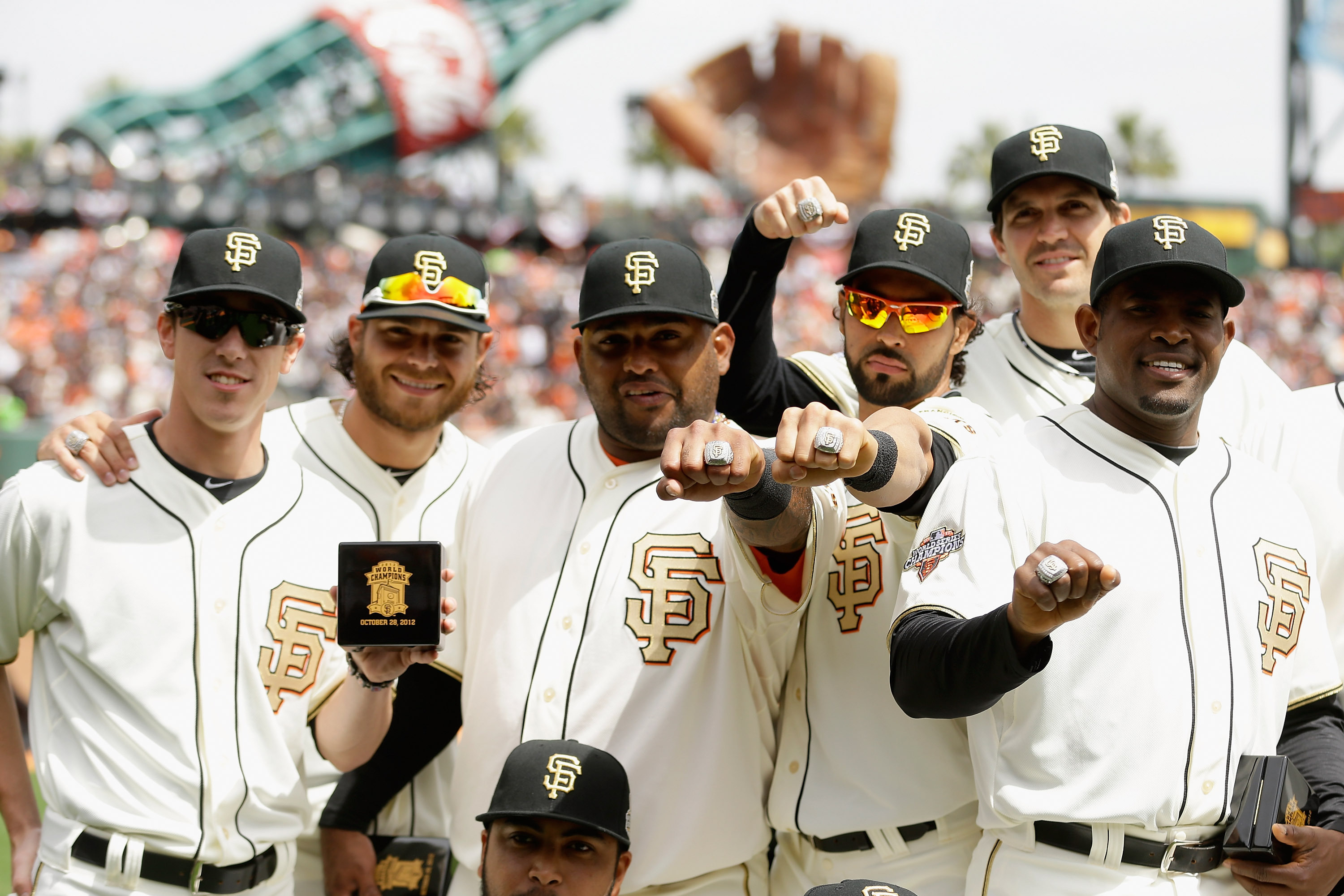 SF@HOU: Scutaro switches to the wrong Giants jersey 