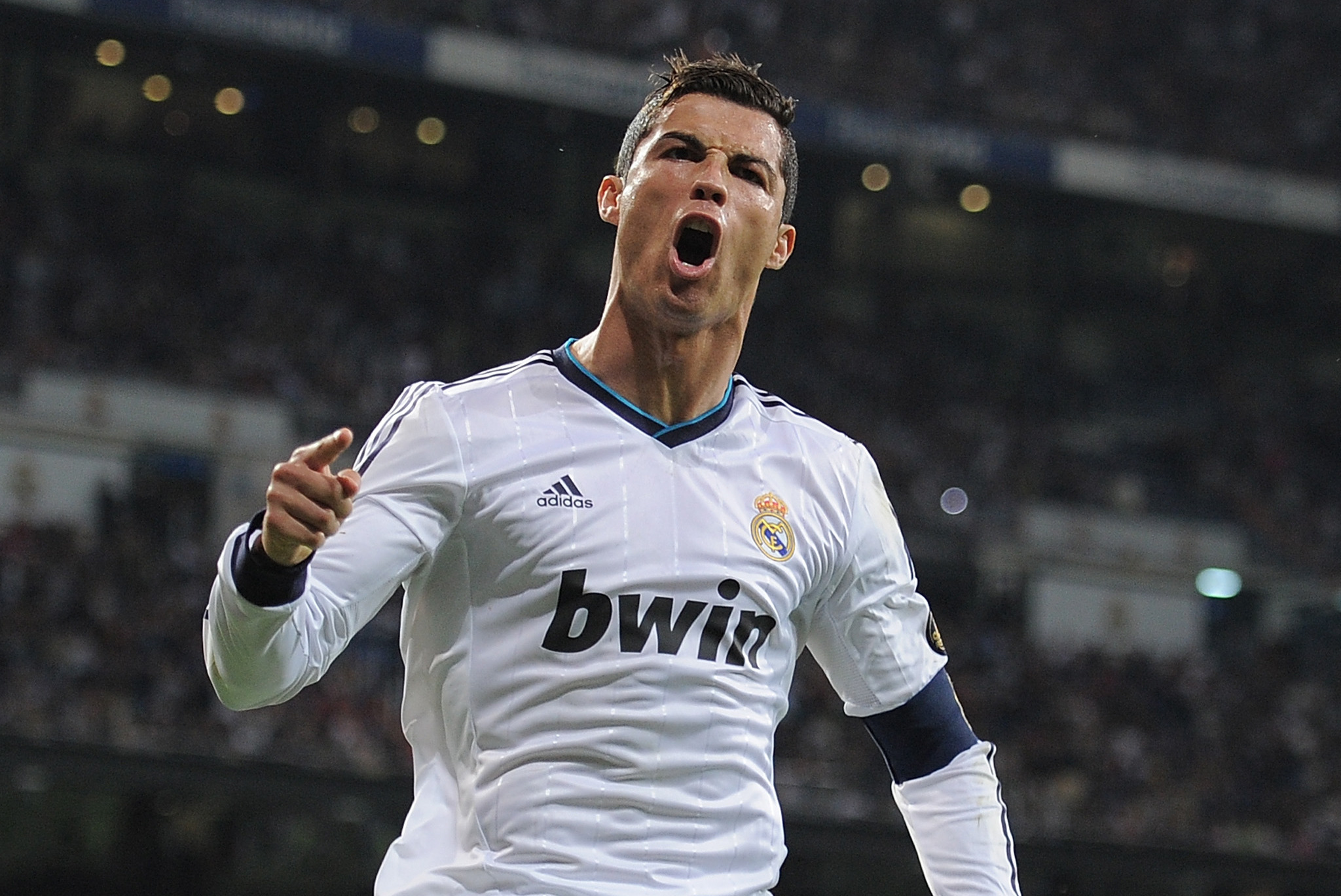 Cristiano Ronaldo scores 300th goal for Real Madrid in win over