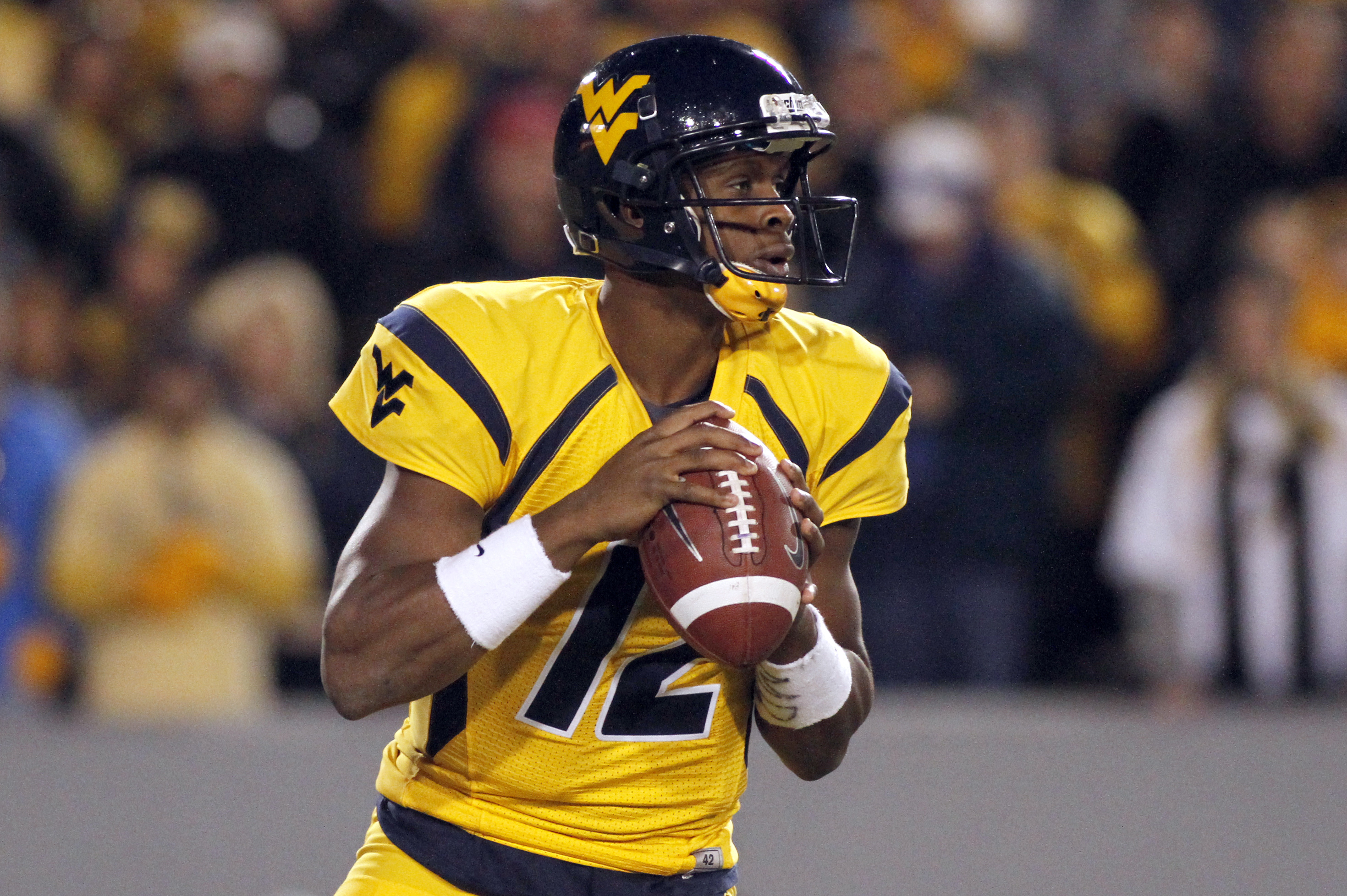 West Virginia's Geno Smith doesn't 'think about' insane stats