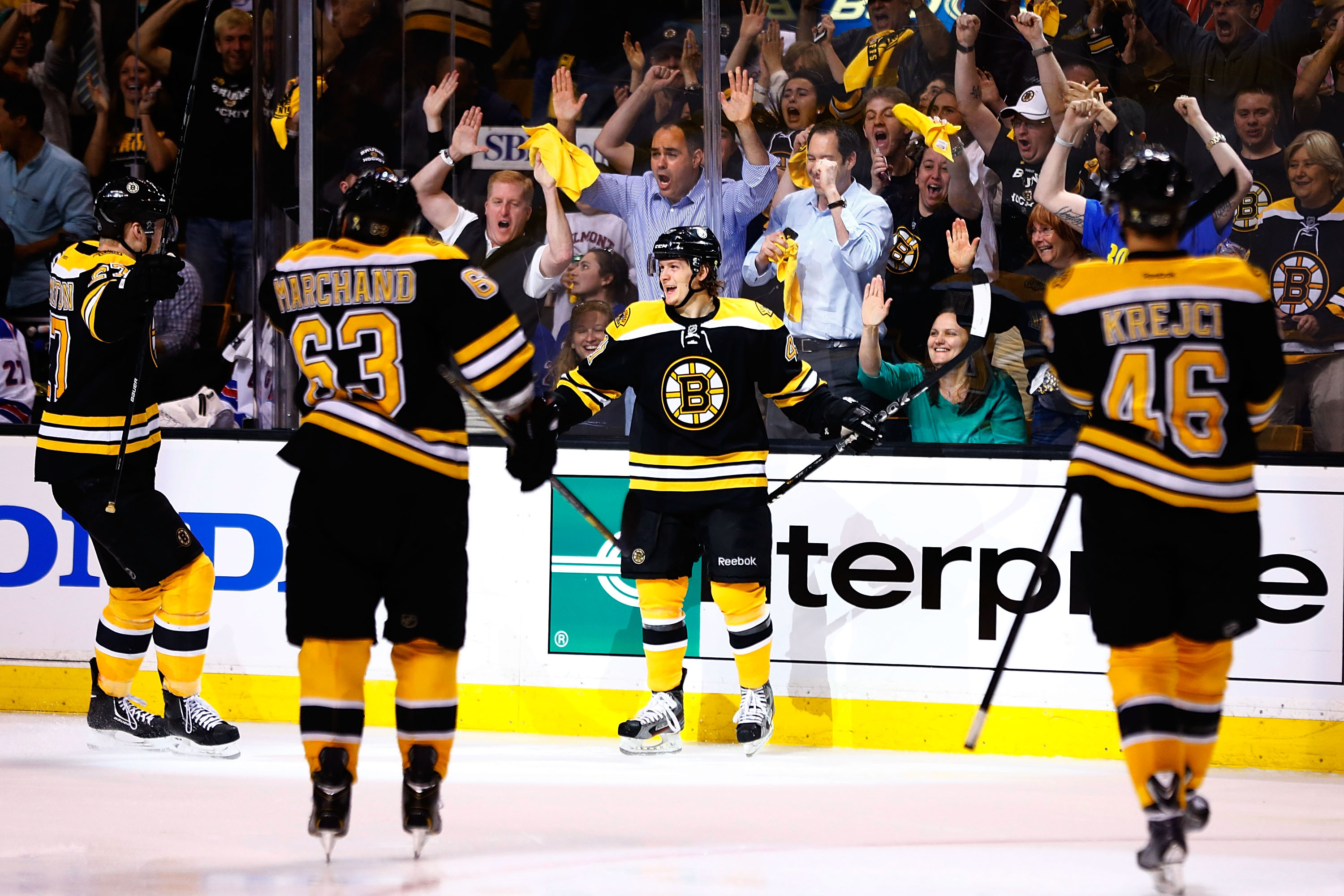 Torey Krug Enjoys a Memorable NHL Debut After Last-Minute Scramble to Get  Family to Boston