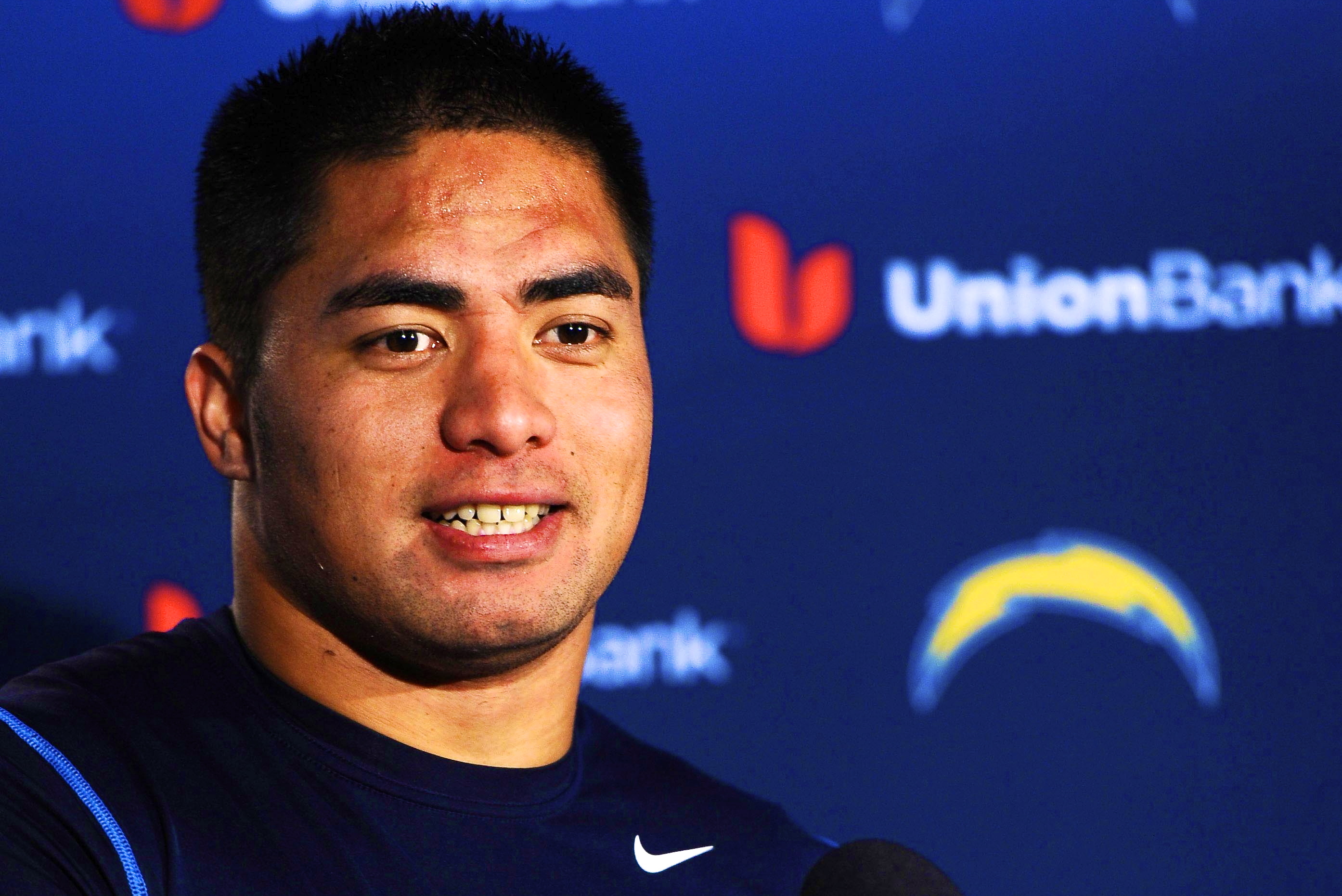 INTERVIEW: San Diego Chargers LB Manti Te'o and his Season of Knowledge -  Bolts From The Blue