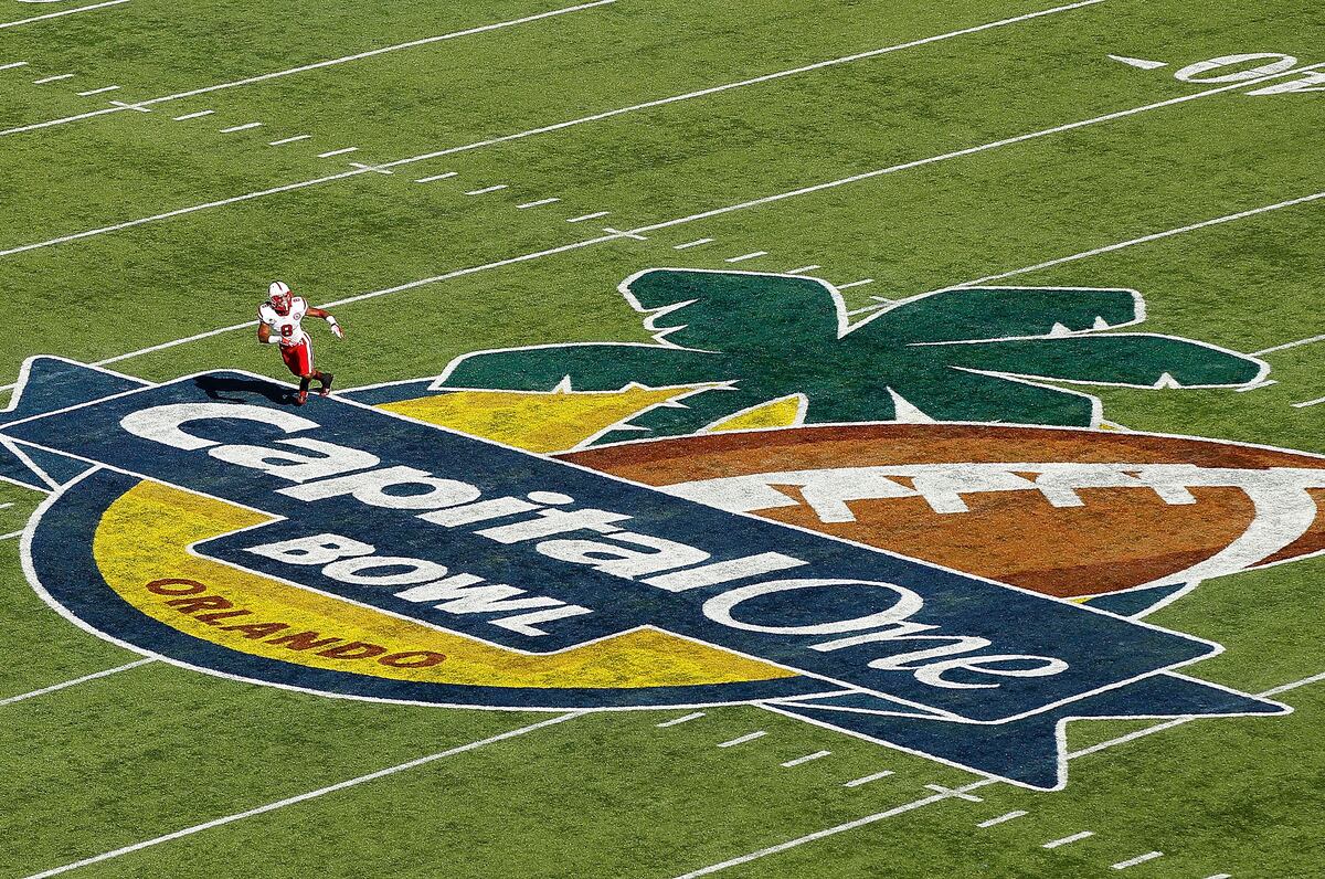 4 Bowl Games Kicking off Within 1 Hour of Each Other on Jan. 1