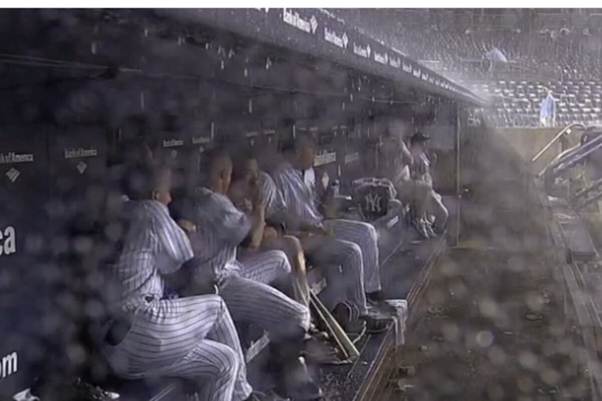 Red Sox vs. Yankees Video: Watch Thunder Scare Both Dugouts During Rain