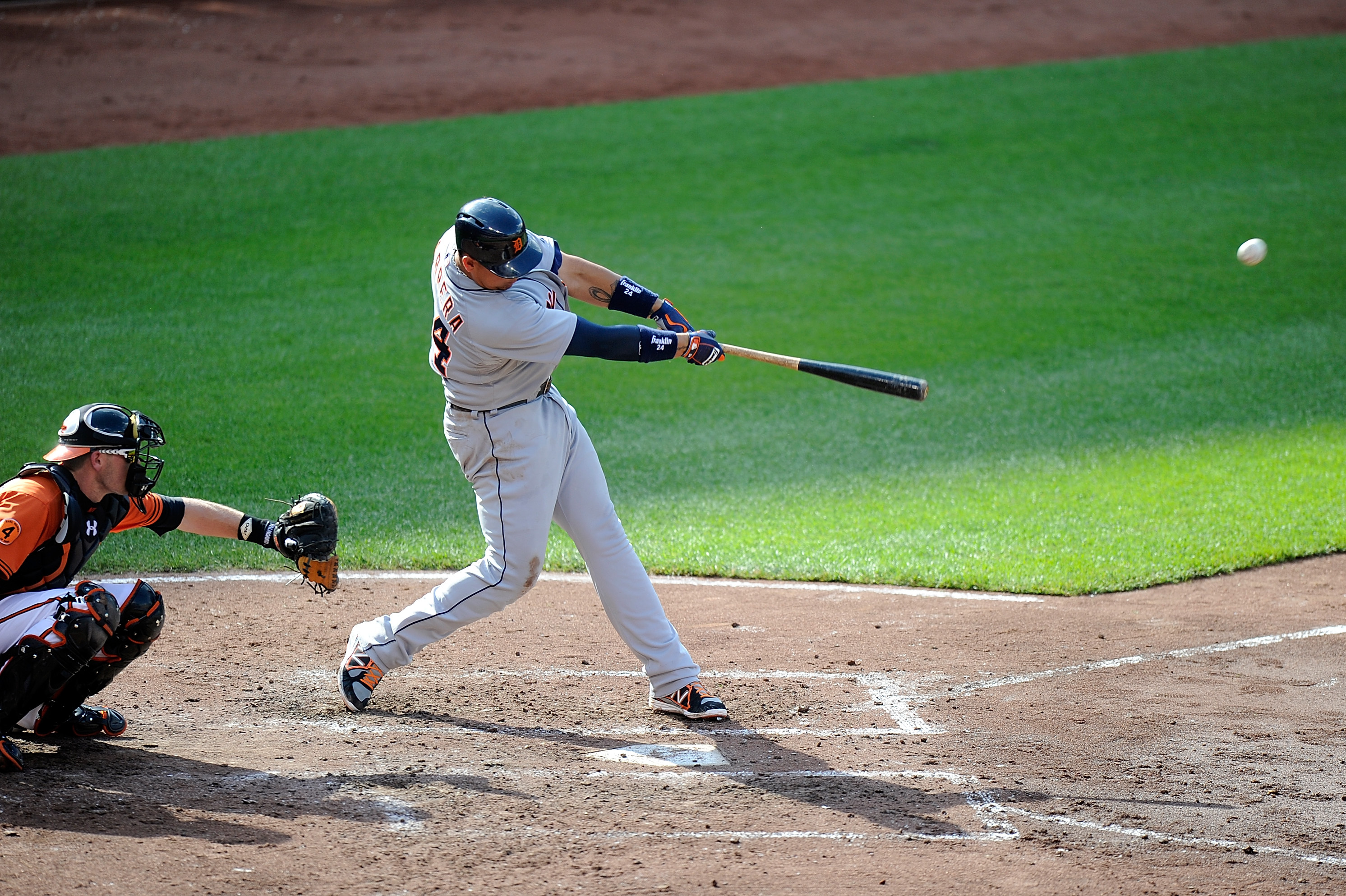 Tigers' Miguel Cabrera gets heartwarming Triple Crown throwback