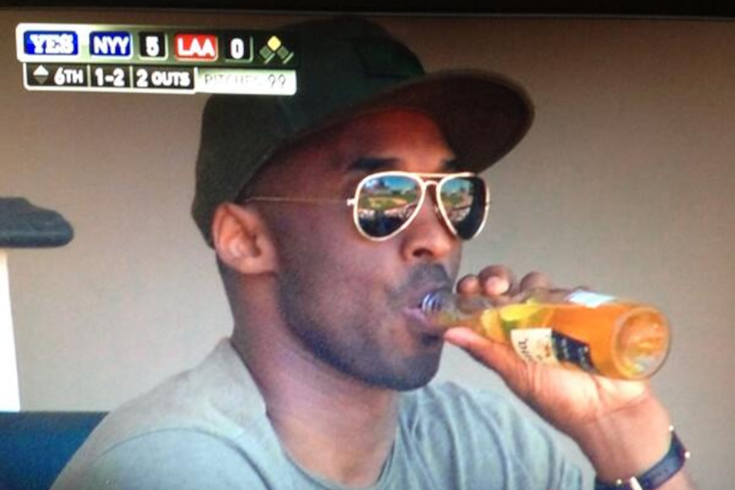 Kobe Bryant Soaks Down A Father S Day Beer At Yankees Vs Angels Game Bleacher Report Latest News Videos And Highlights Kobe Bryant Soaks Down A Father S Day Beer At Yankees Vs Angels Game Bleacher Report Latest News Videos And Highlights