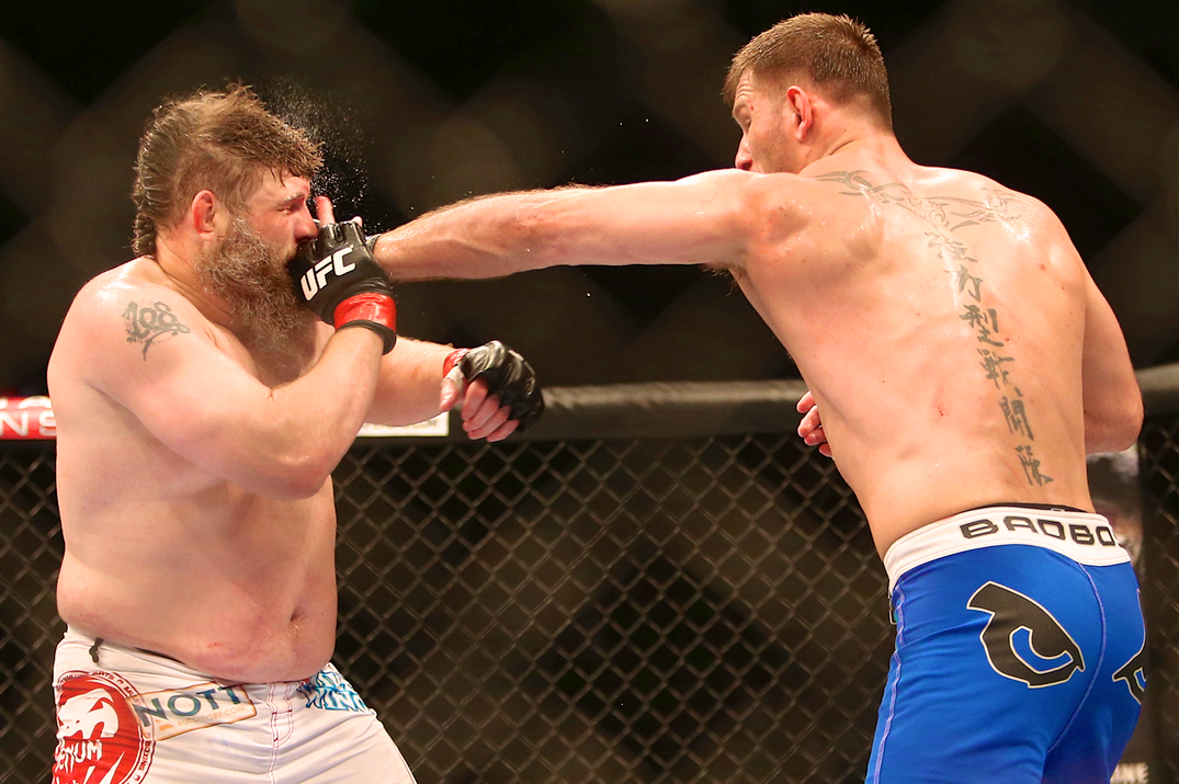  Roy  Nelson  Sets UFC Record of Significant Strikes Absorbed 
