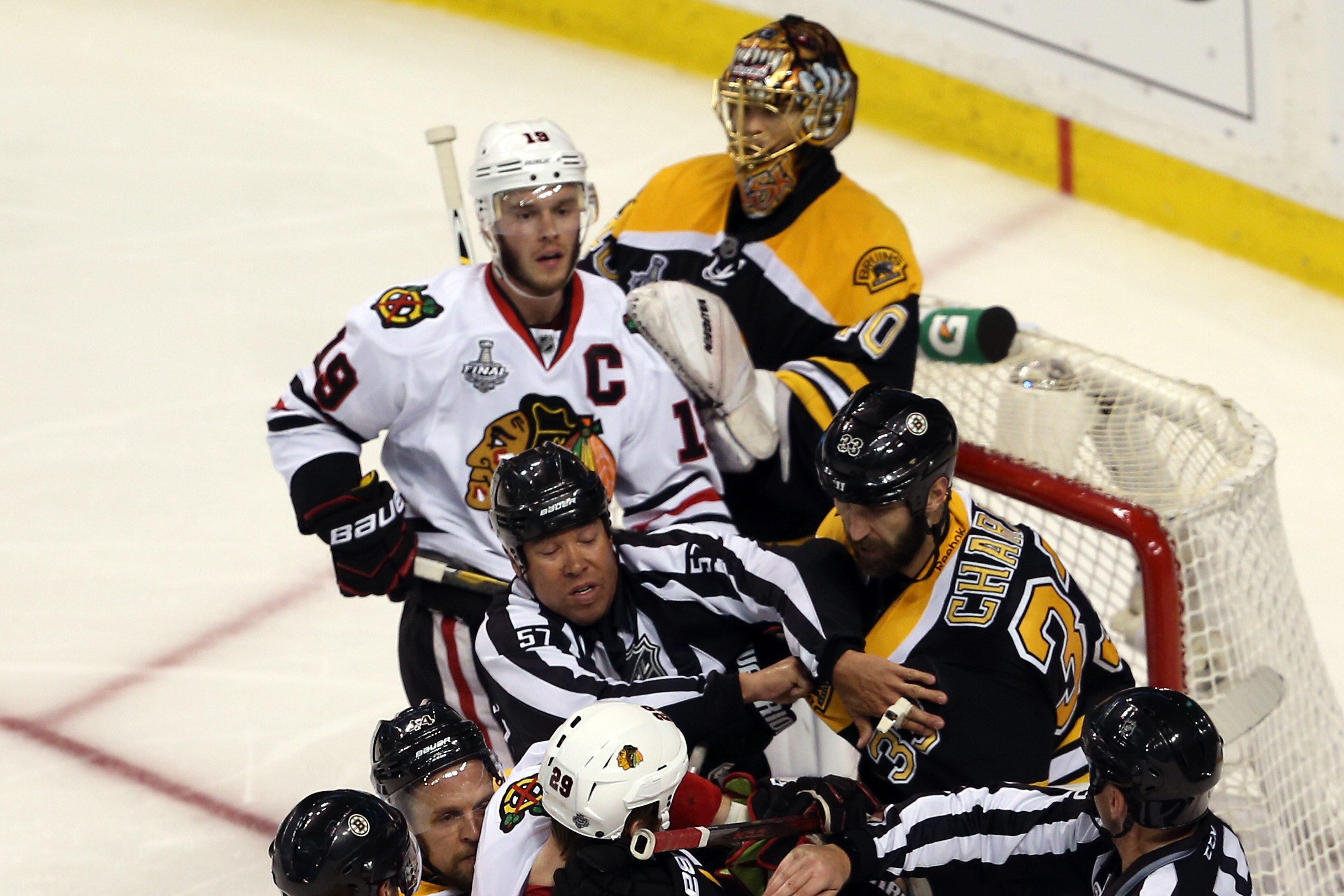 Blackhawks vs Bruins: A Historic Rivalry - Featured Image