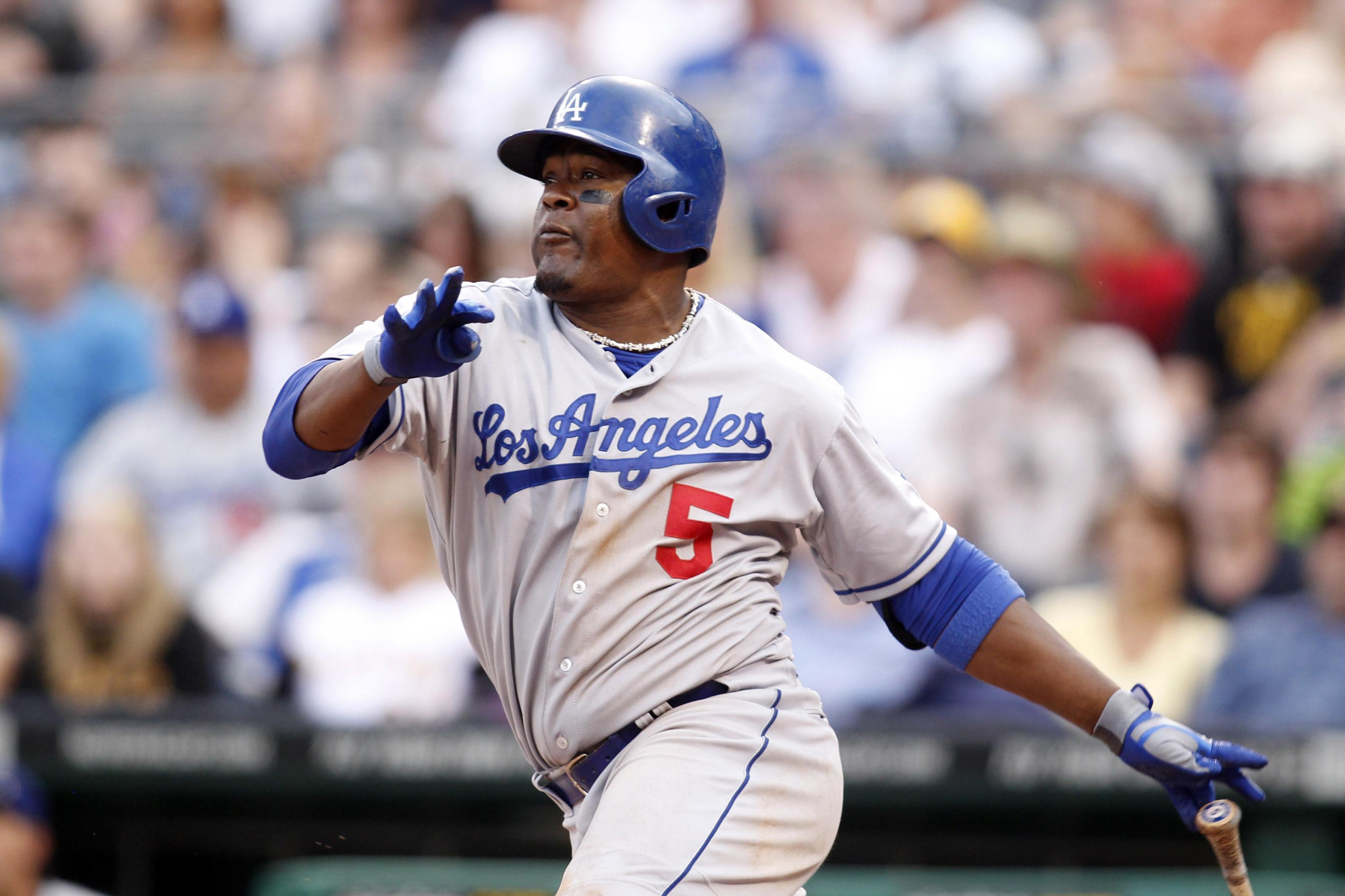 Son of Dodgers fan favorite Juan Uribe looks just like his dad at short