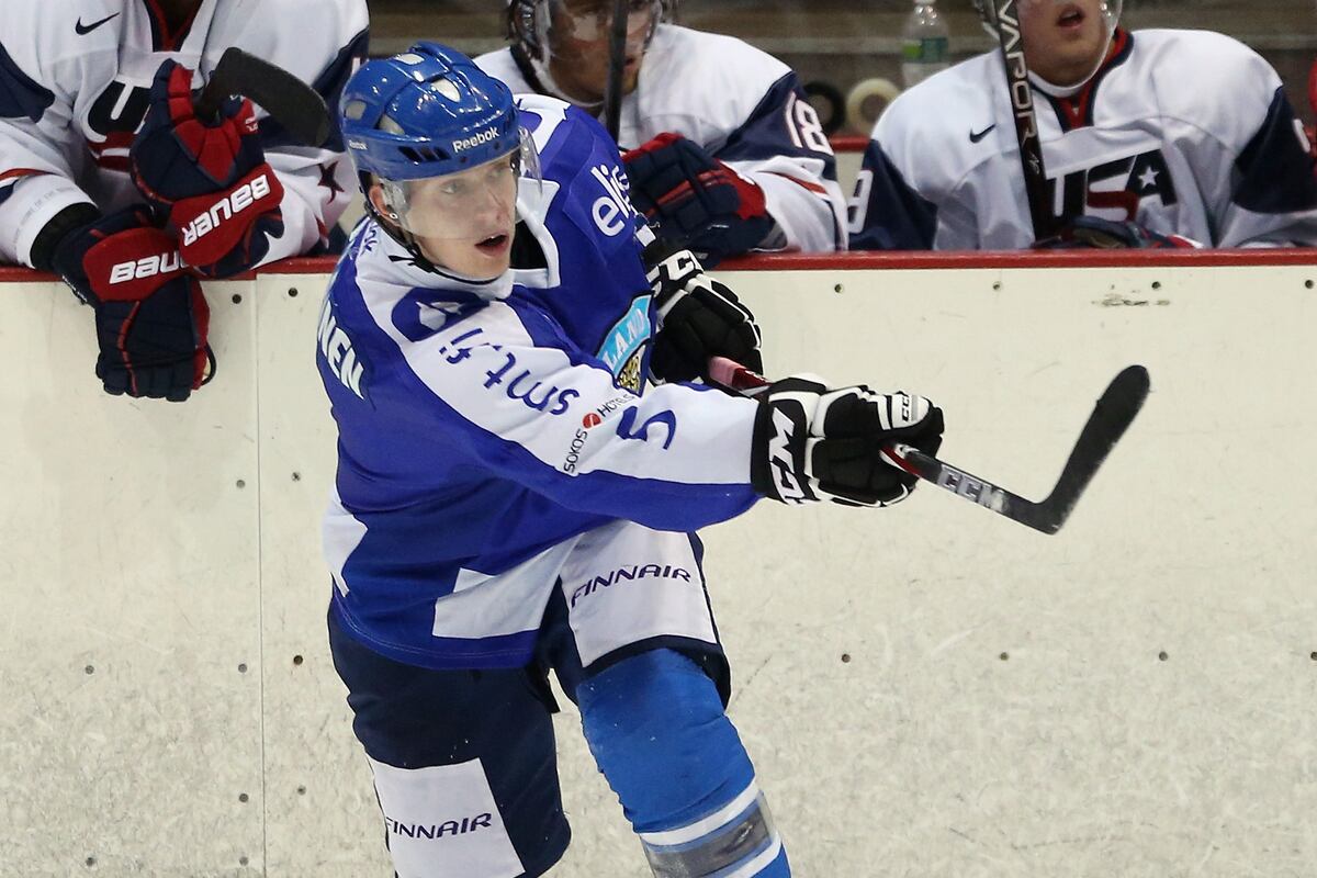 Rasmus Ristolainen Prospect Profile For Buffalo Sabres 1st Round Pick Bleacher Report Latest News Videos And Highlights