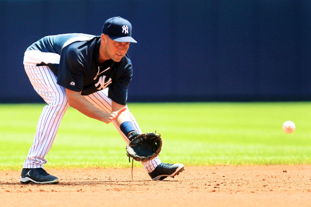 Derek Jeter moves his rehab to the Bronx and takes batting