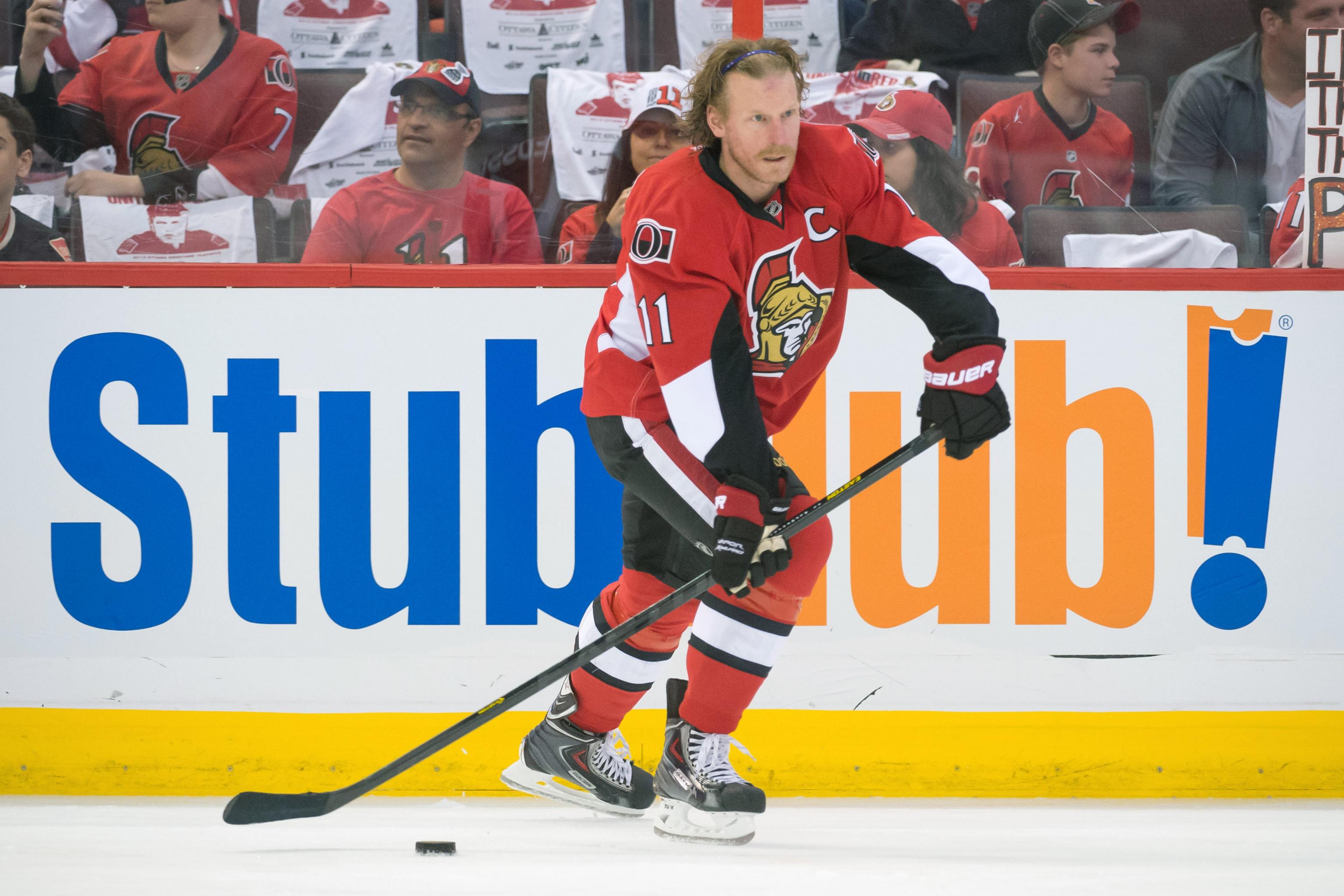 Ottawa senators captain daniel alfredsson hi-res stock photography