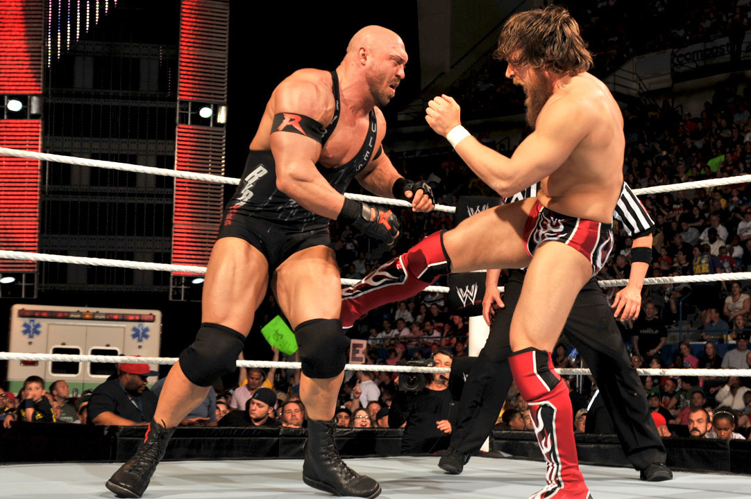 Raw url. Daniel Bryan vs Ryback. WWE Raw 2013. Брайан vs'. Бойцы WWE Raw.