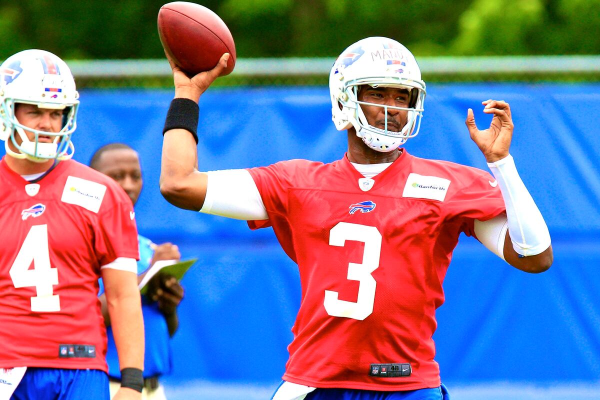 Highlighting the Best Rookie vs. Vet Battles in NFL Training Camps