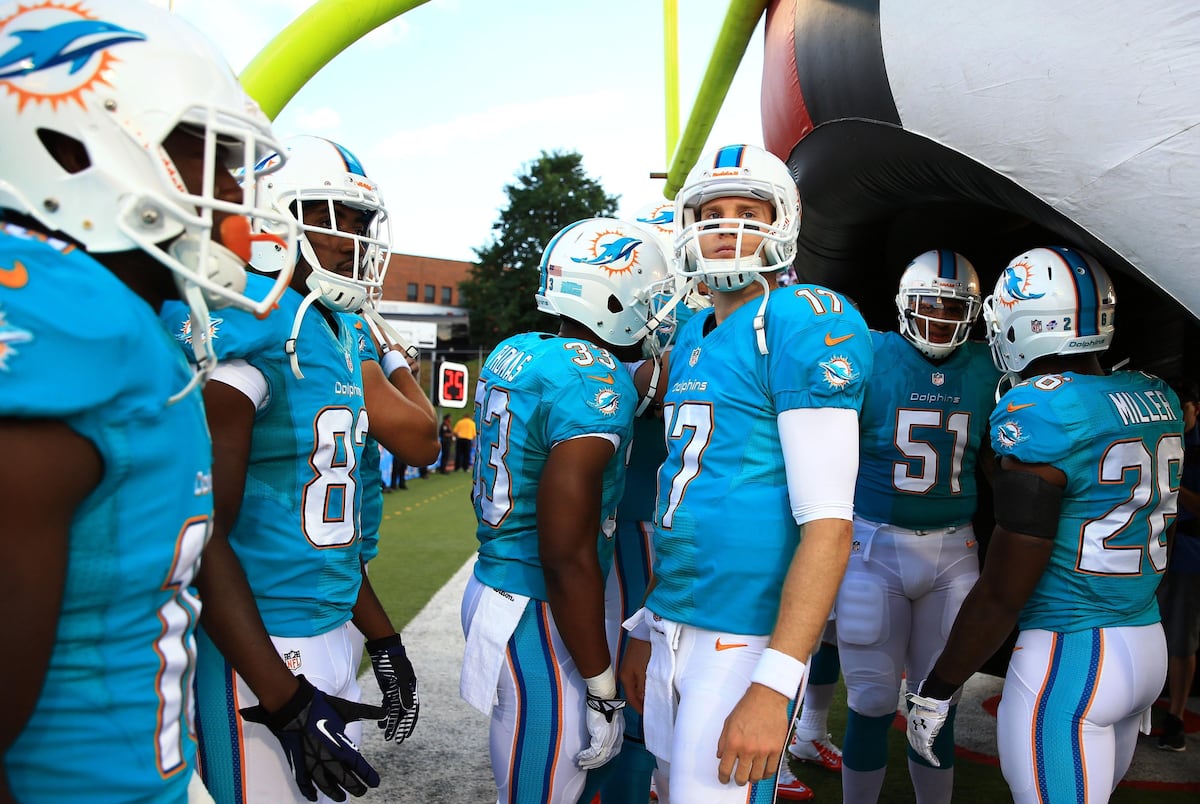 Miami Dolphins Uniforms 2021 - Dolphins Show Off New Uniforms During Hall Of Fame Game Bleacher Report Latest News Videos And Highlights