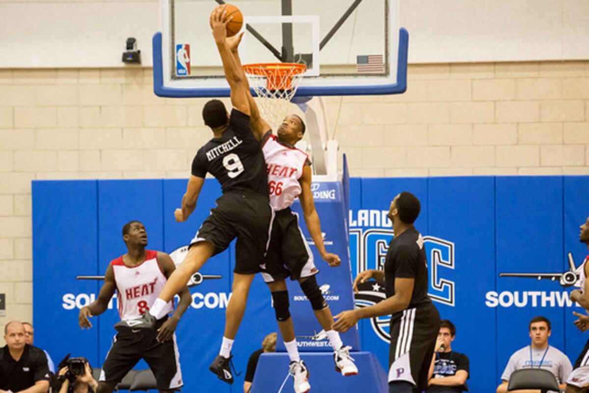 Tony Mitchell Raining Tony Mitchell Shows off Ridiculous Dunking Skills During Rookie Photo ...