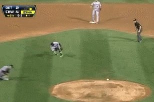 Jose Iglesias' crazy play for Detroit - Over the Monster