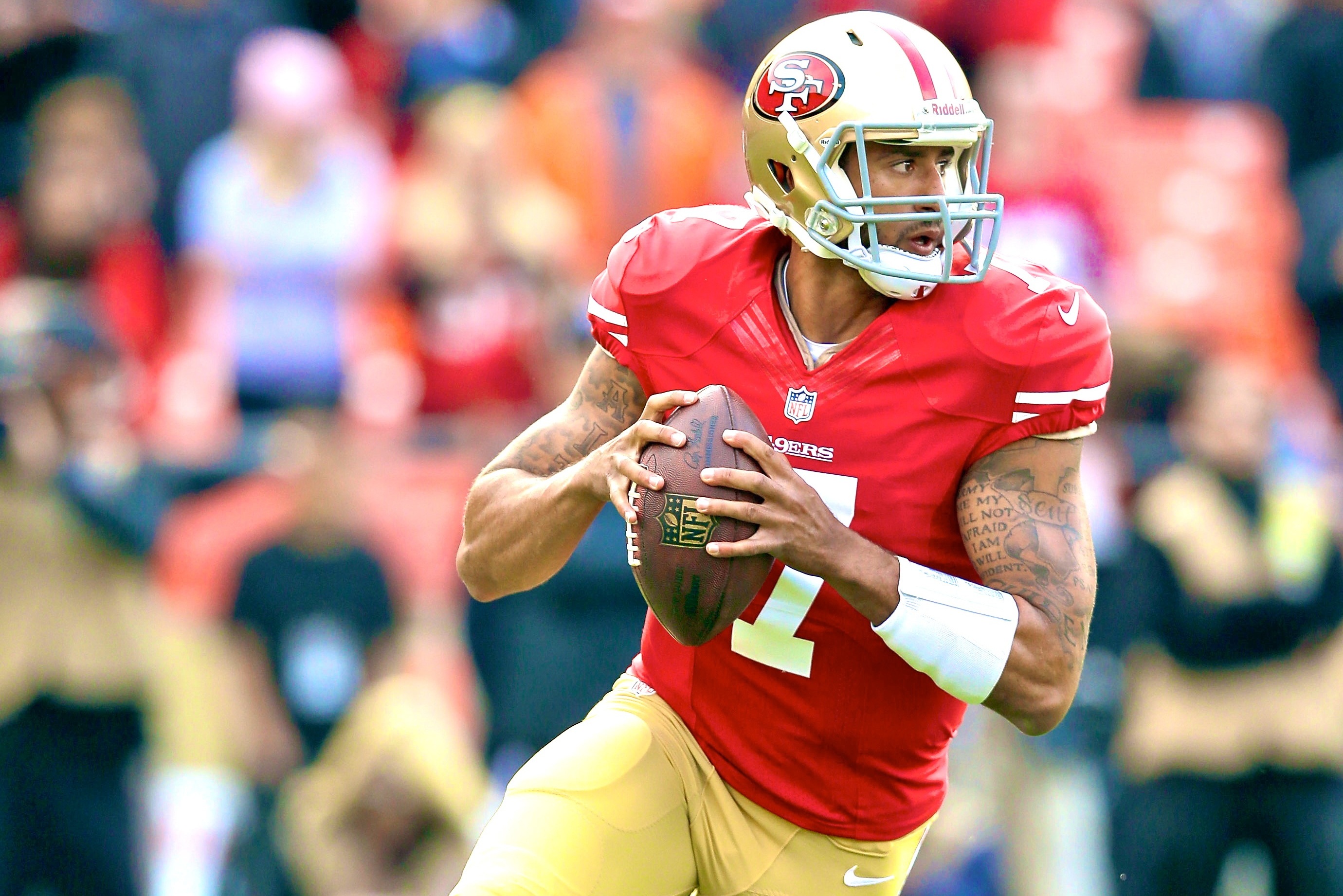 Photo: 49ers QB Colin Kaepernick in Brett Favre Green Bay Packers jersey –  The Mercury News