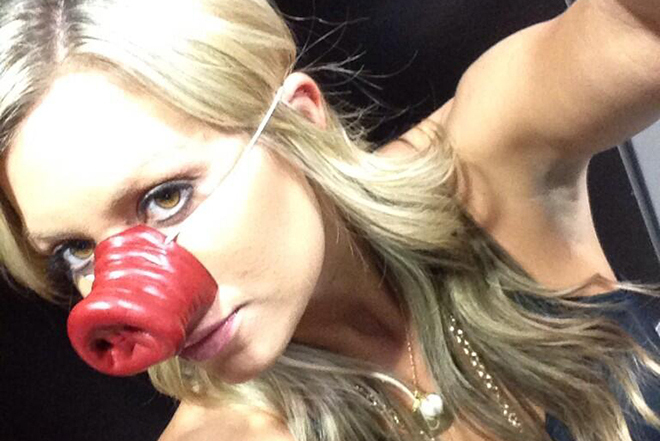 Bret Bielemas Wife Wears Pig Nose, Is Still Better Looking Than Her ...