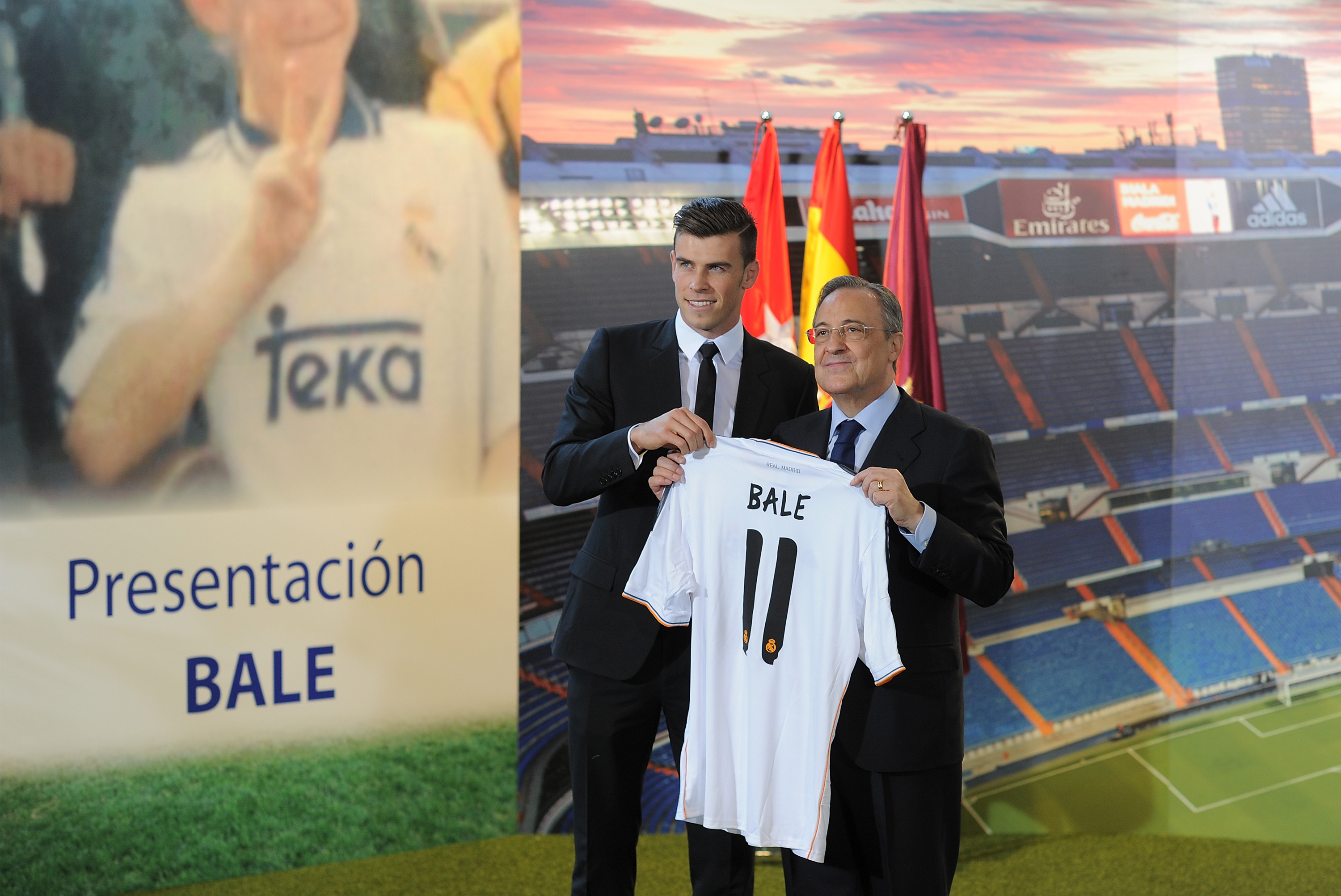 applaus Maar Konijn Gareth Bale to Real Madrid: Top Moments and Highlights from Club  Presentation | News, Scores, Highlights, Stats, and Rumors | Bleacher Report