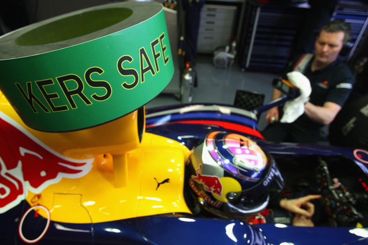 How Kers Helped Lewis Hamilton S Spectacular Late Charge In Monza Bleacher Report Latest News Videos And Highlights