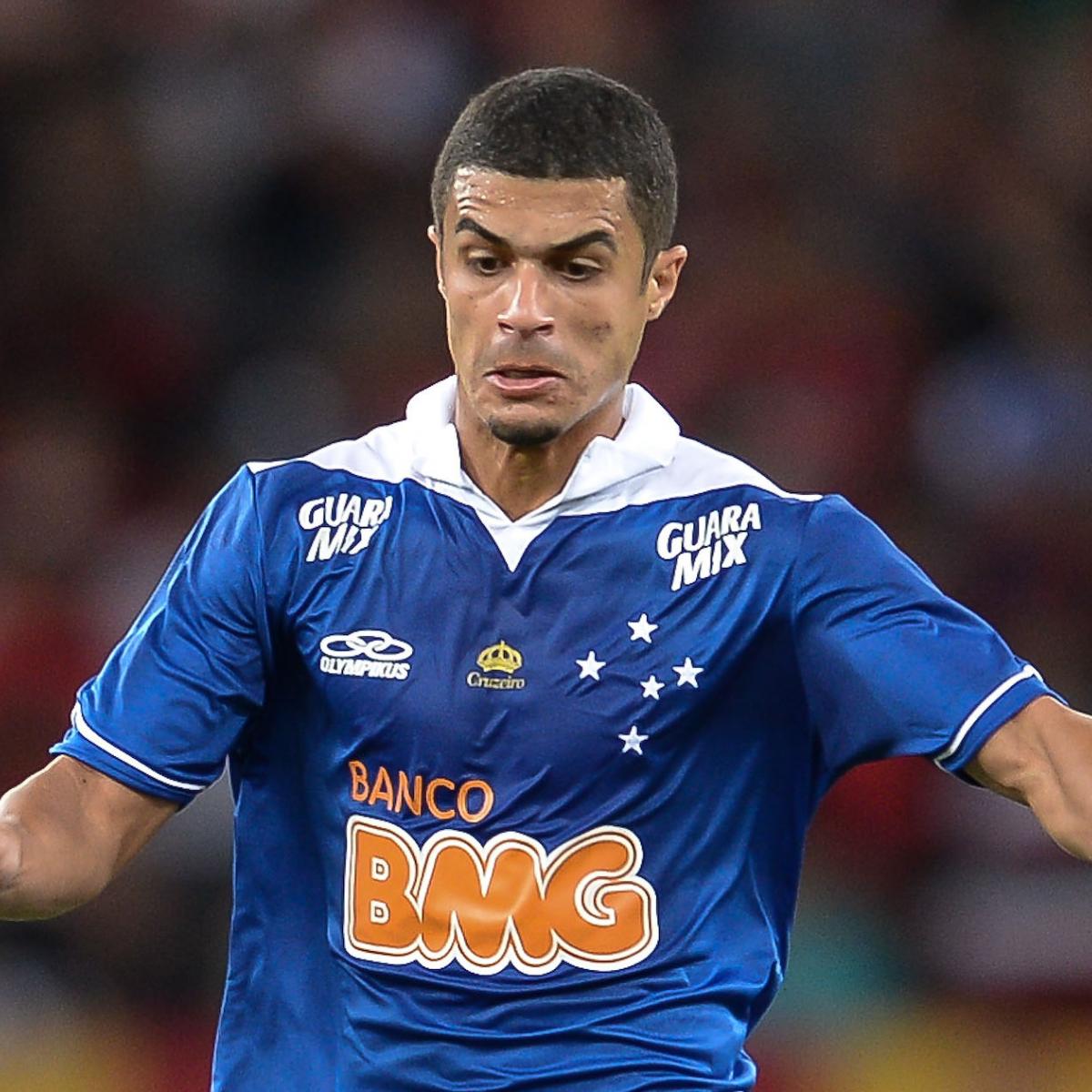 Cruzeiro Thrash Clarence Seedorf's Botafogo in Brasileirao Clash | News 