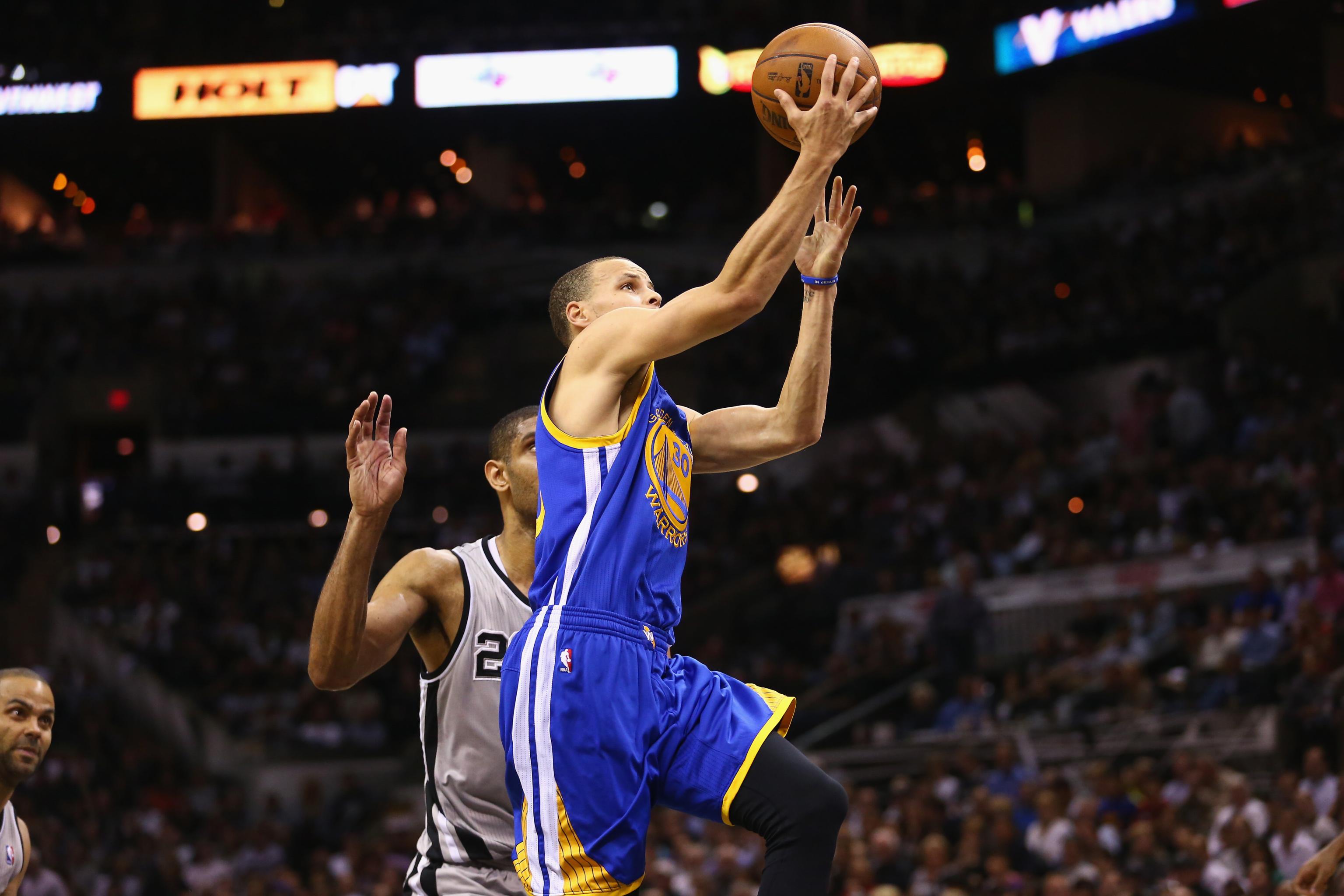 Warriors send out micro-ball lineup to power past Thunder, 136-125 - Golden  State Of Mind