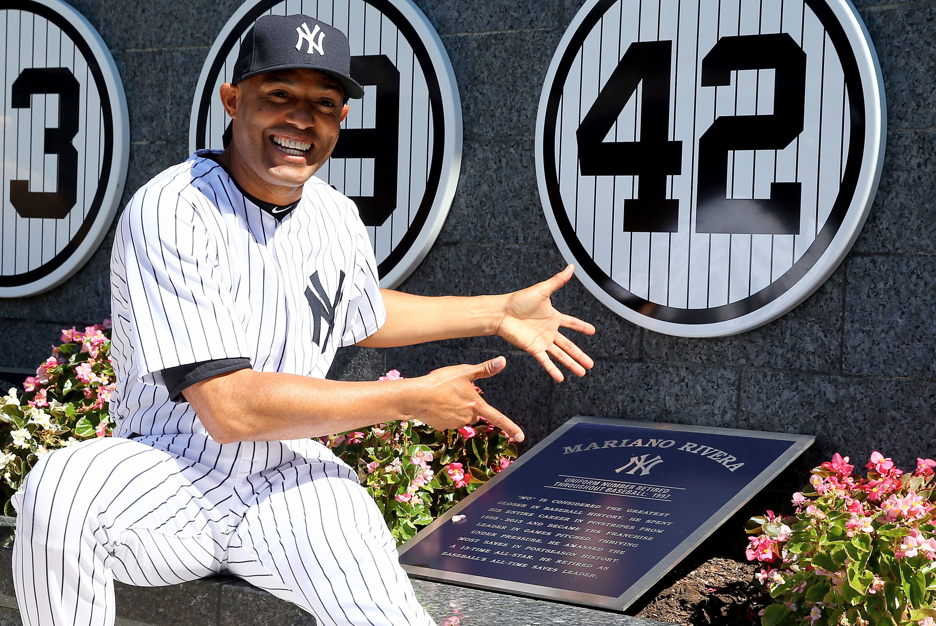 Yankees Retired Numbers - Who Are The 22 Yankees Who Wore