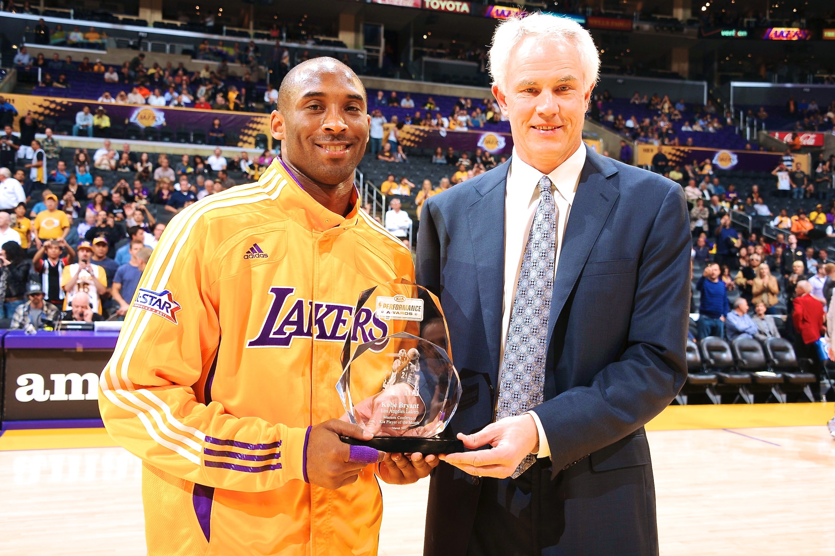 Kupchak: Hornets had 2nd thoughts about trading Kobe to Lakers
