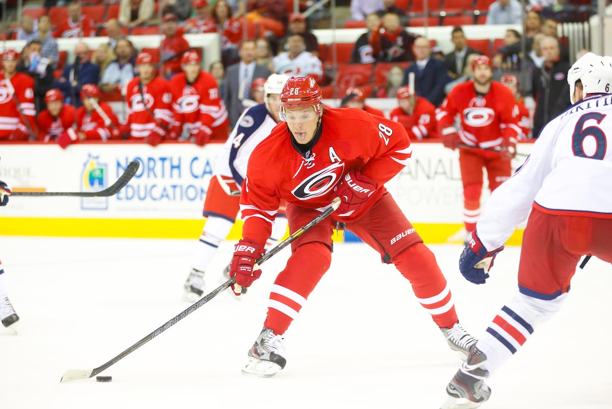 Carolina Hurricanes Bold Strategy A Rookie And A Massive Contract - n1dhrgl