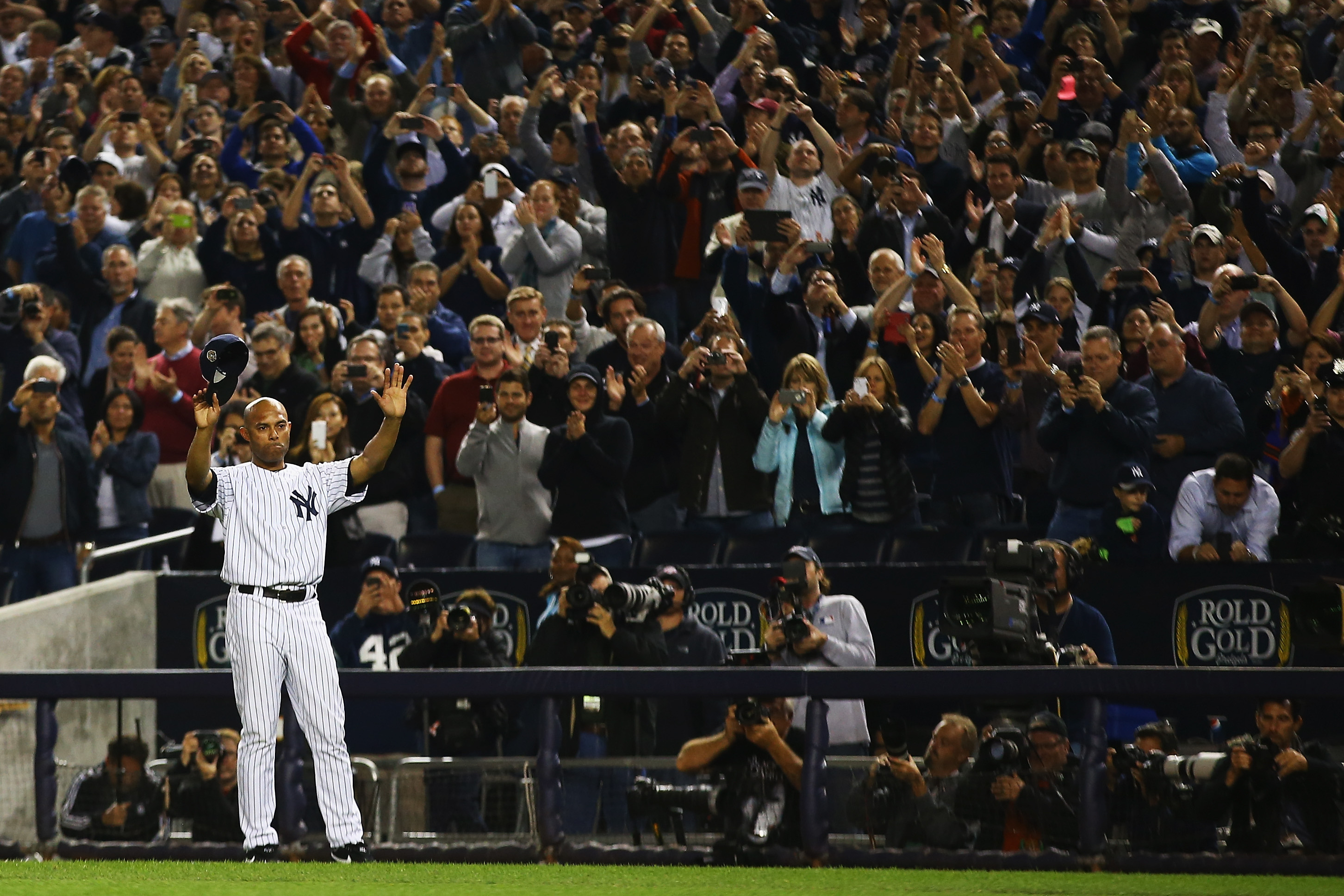 Video: Mariano Rivera makes final Yankee Stadium appearance amid