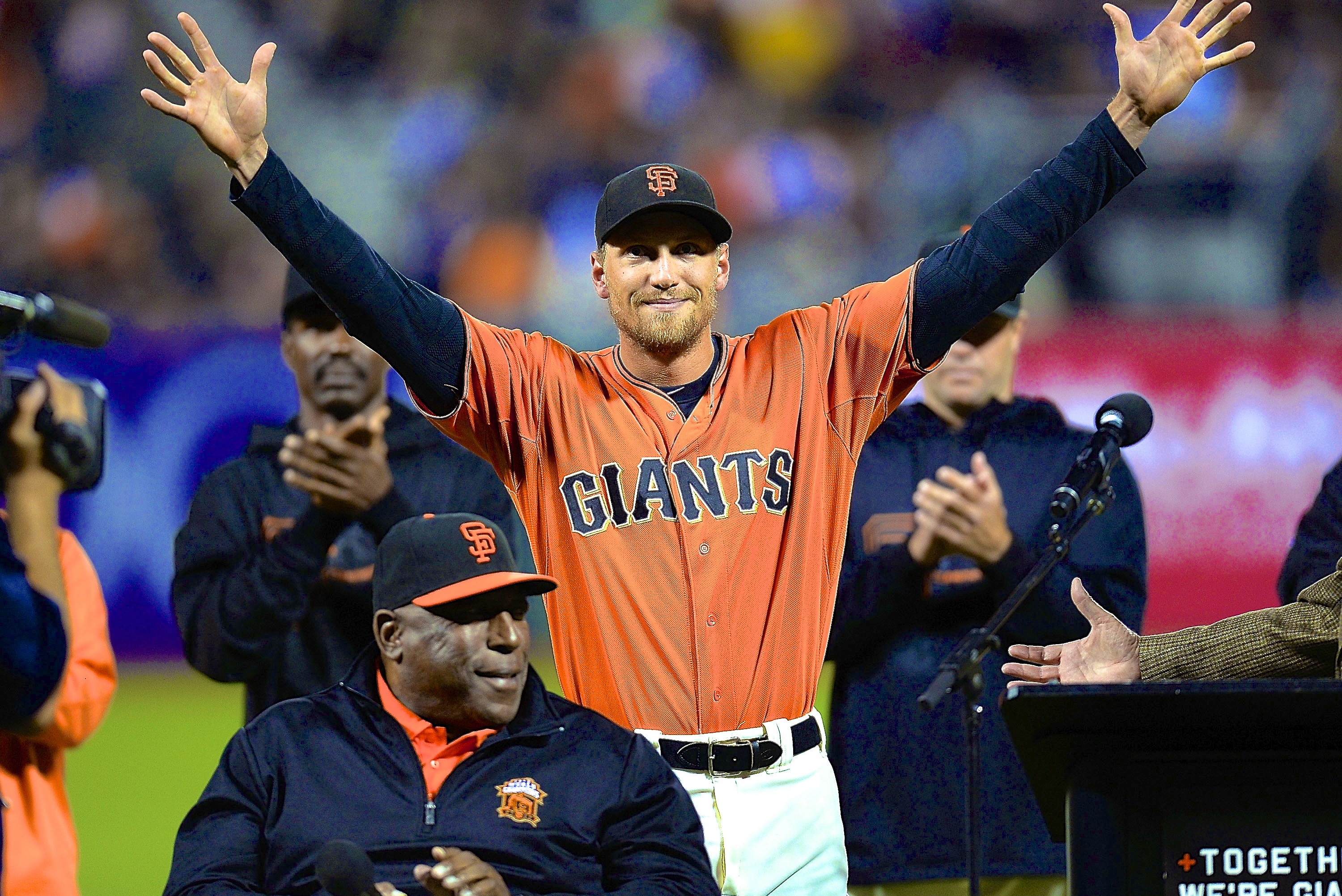 Giants and OF Hunter Pence agree on 5-year deal worth $90 million 