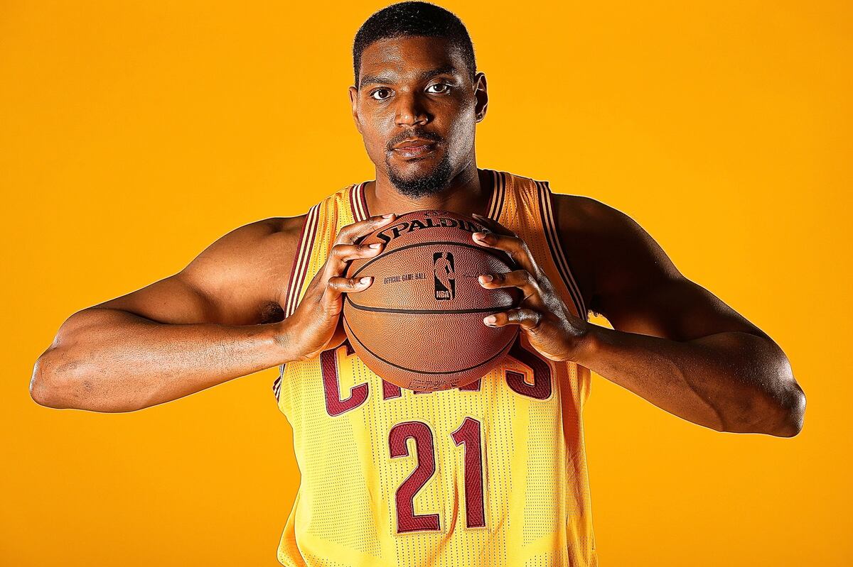 Why Andrew Bynum Is the Biggest X-Factor in the NBA Entering 2013-14