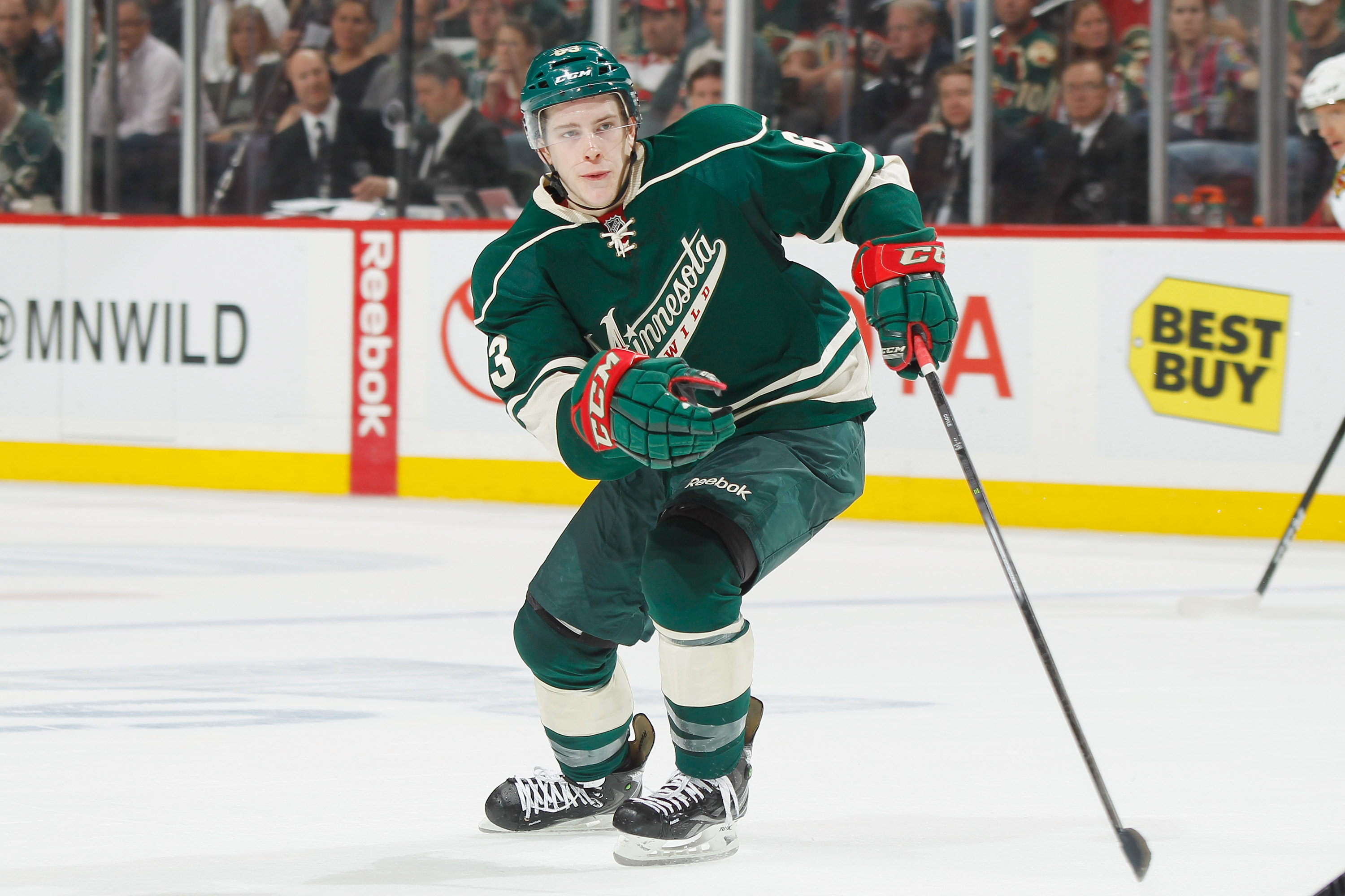 Report: Bruins acquire forward Charlie Coyle from Wild
