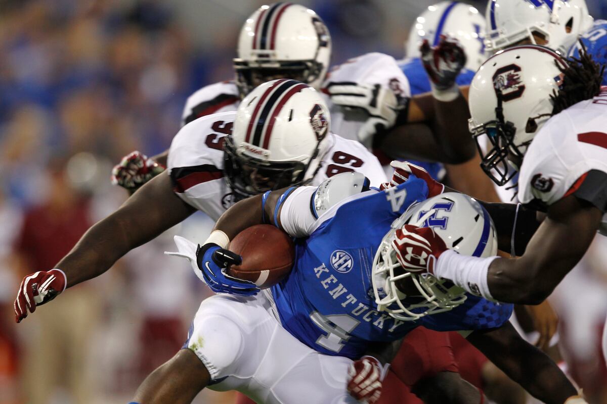 South Carolina's Defense Struggles Against Kentucky, Time for Coaches