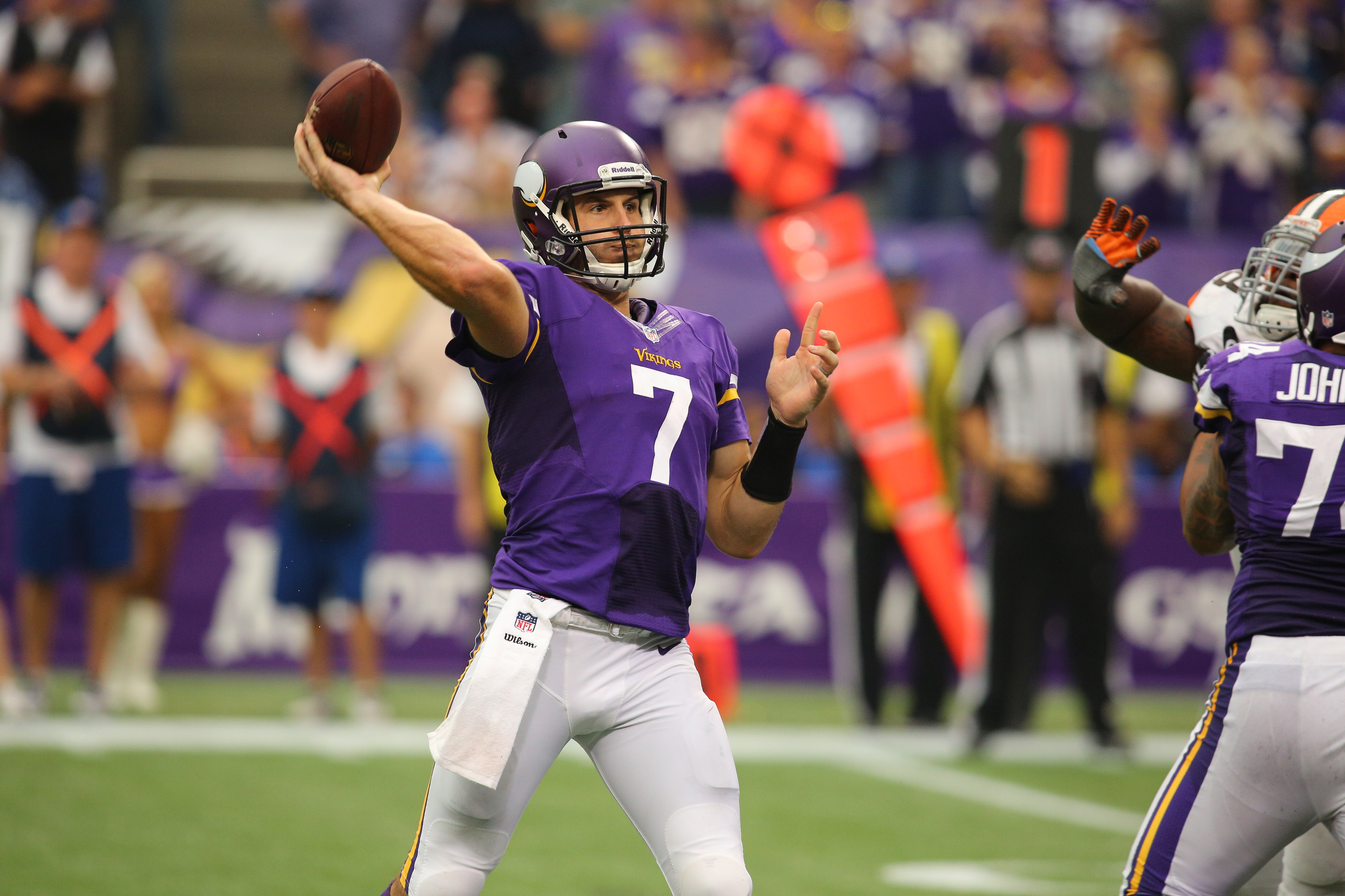 Vikings' Christian Ponder forced to sit out playoff loss