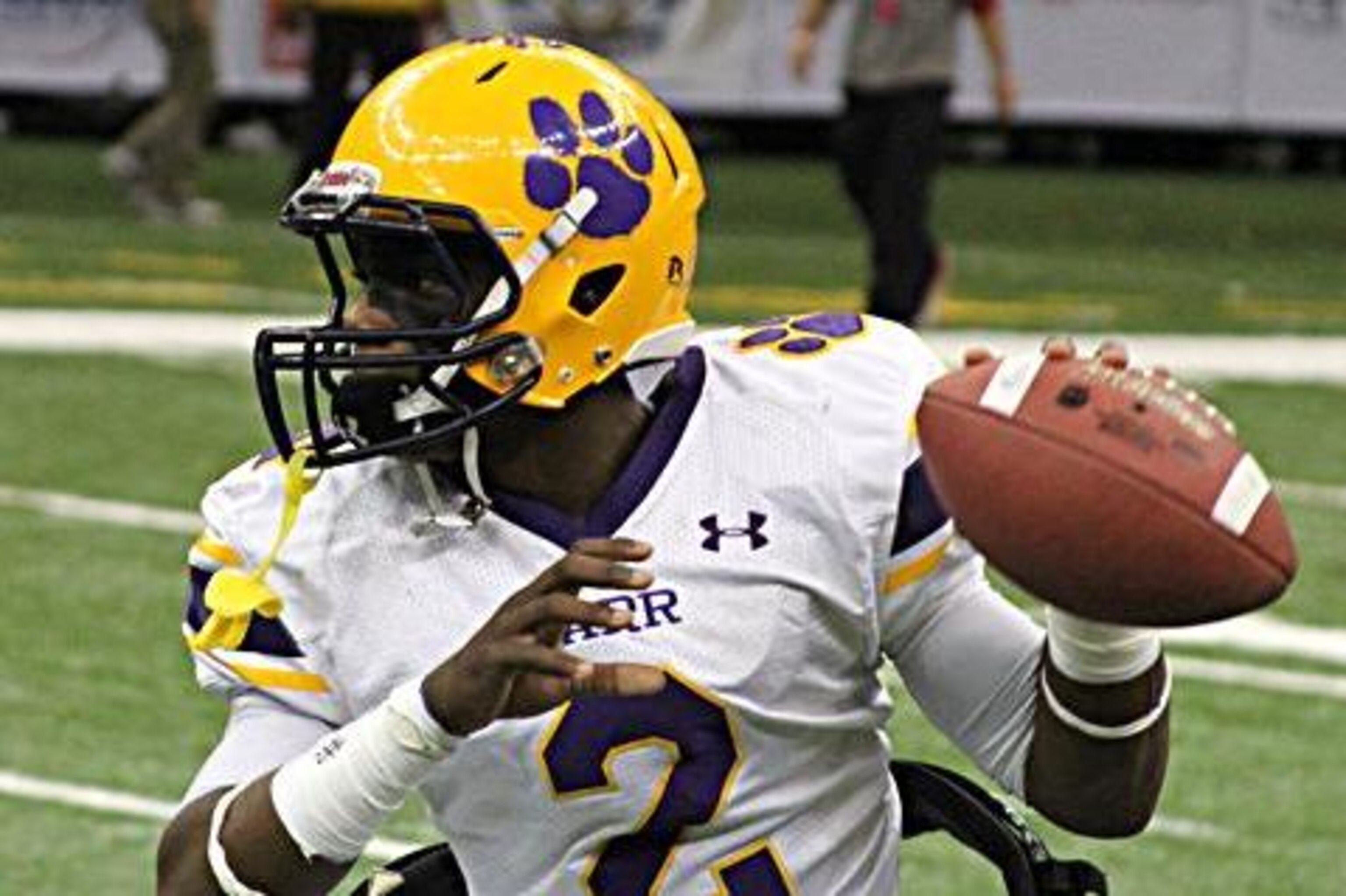 Speedy Noil football delle scuole superiori