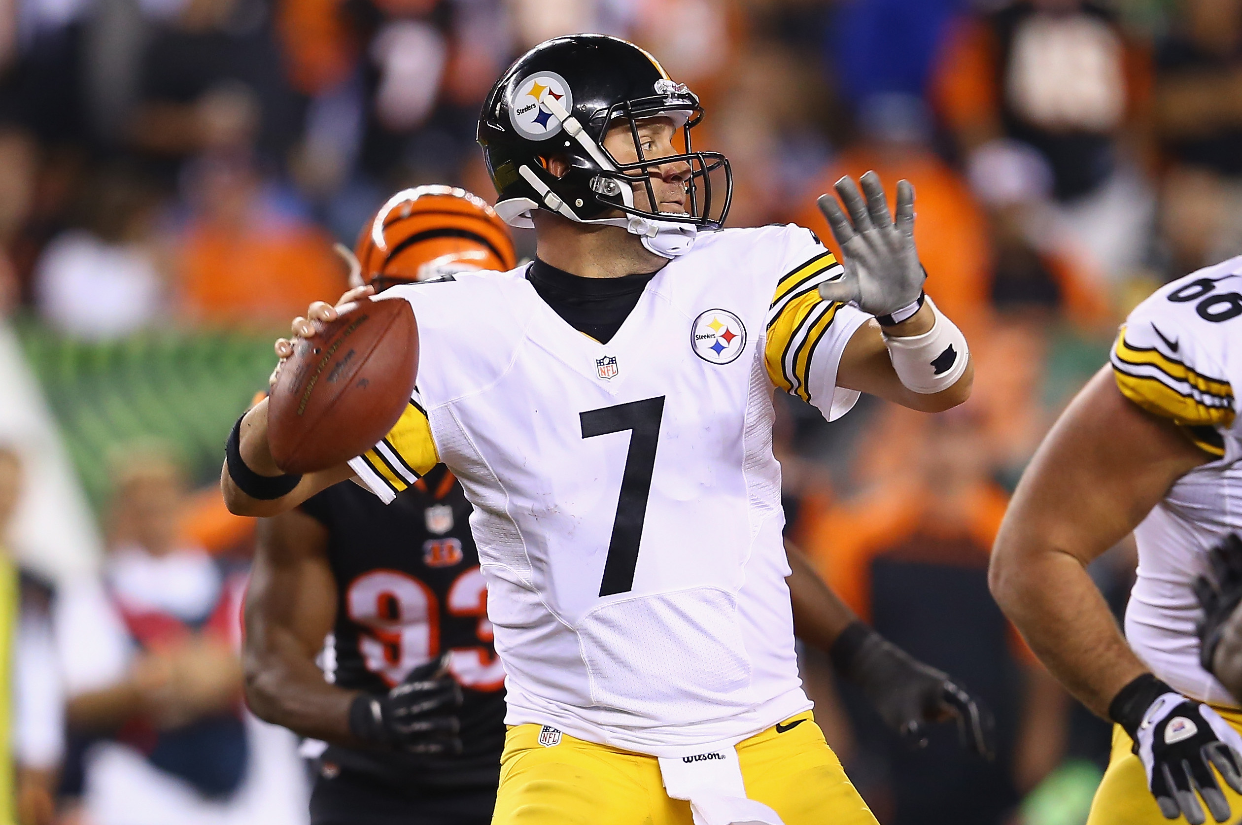 Roethlisberger throws for 3 TDs as Pittsburgh Steelers beat