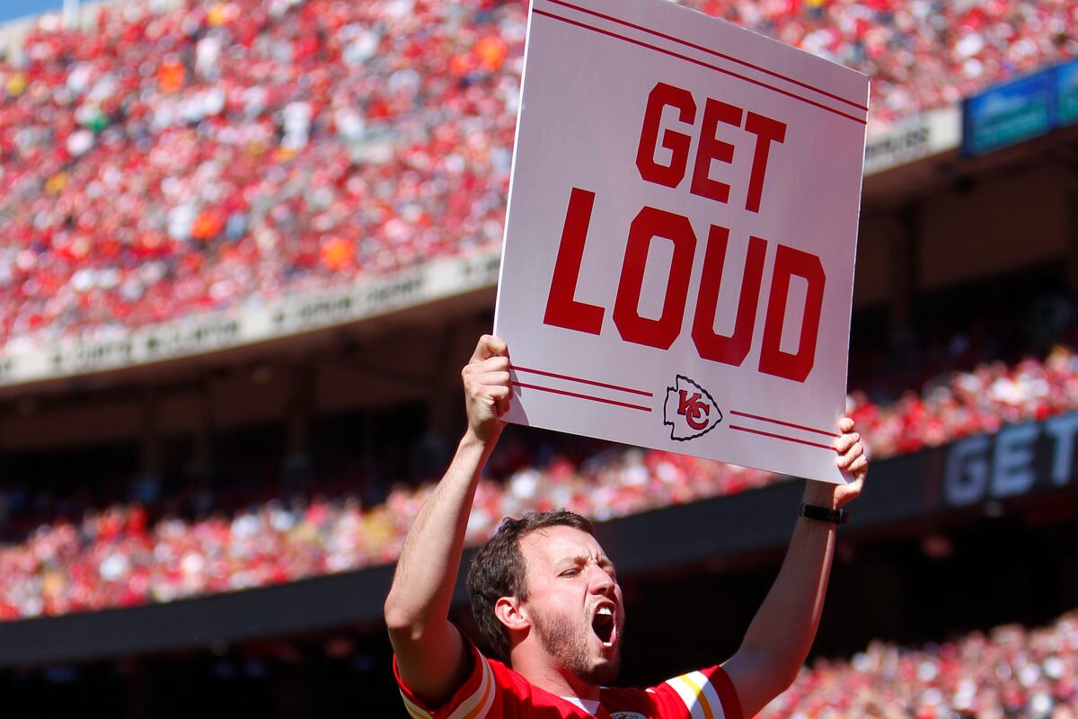 Kansas City Chiefs Fans Break the Decibel Record Previously Held by