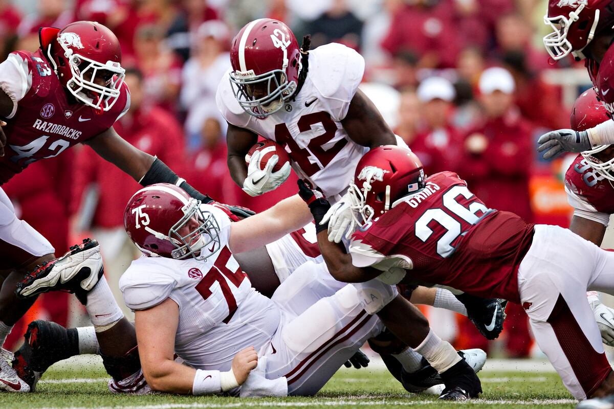 Arkansas vs. Alabama Football Spread Analysis and Pick 