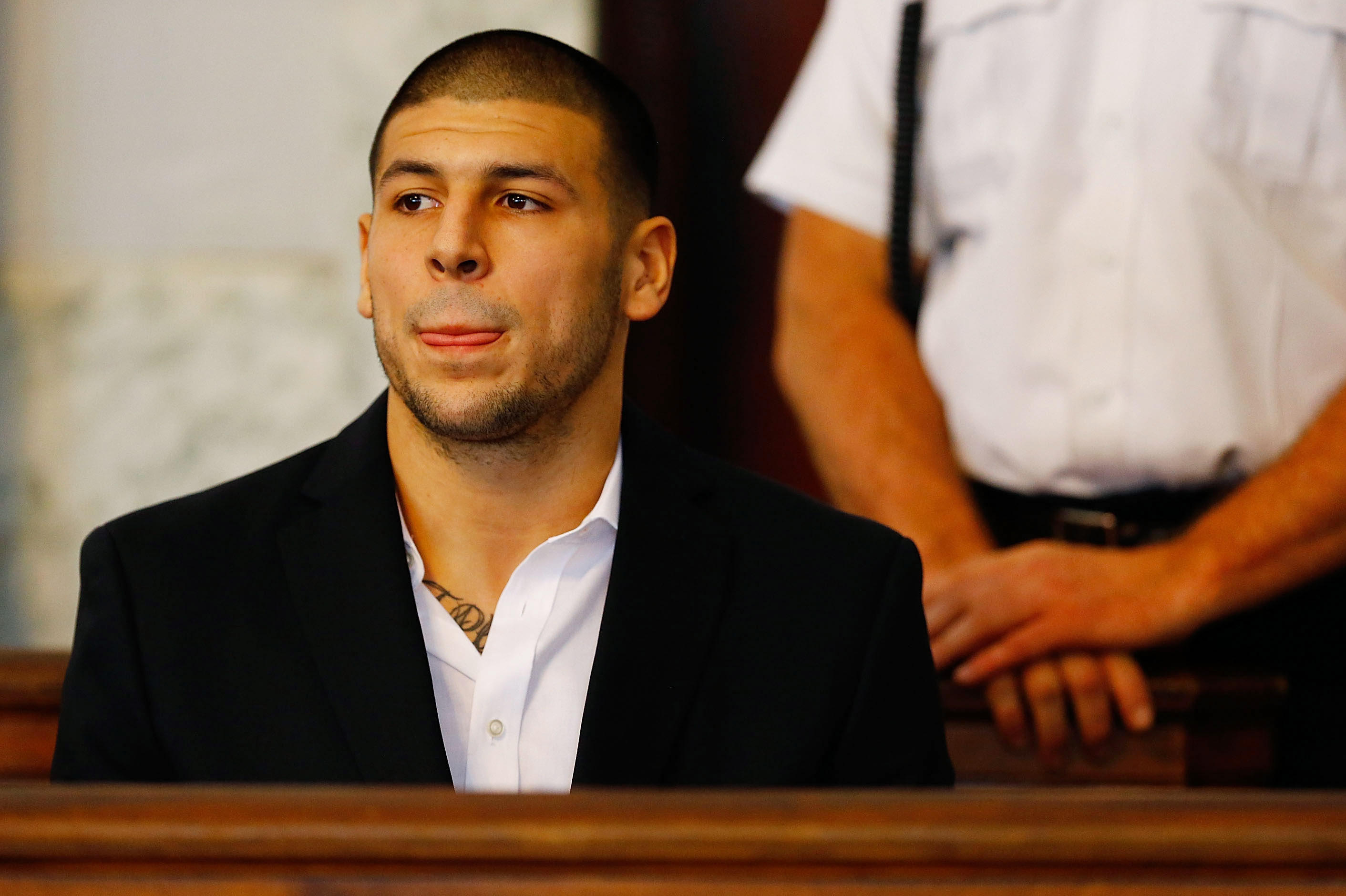 Patriots settle Aaron Hernandez contract grievance, freeing millions in  salary cap space