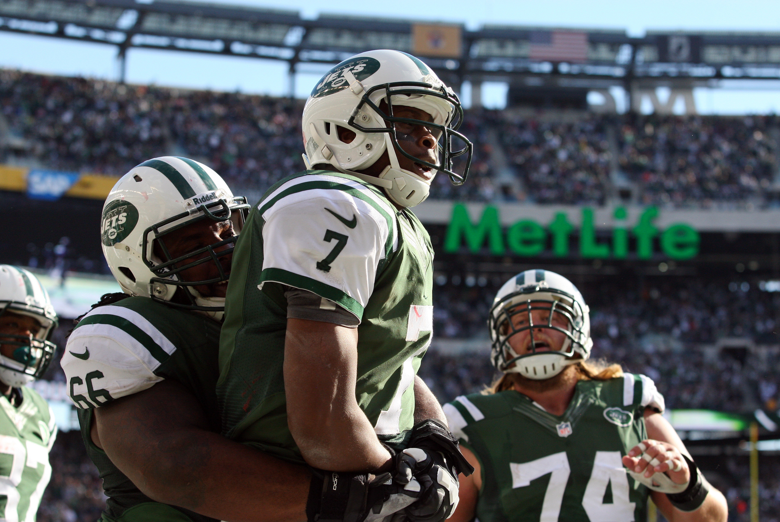 Jets vs. Patriots: New England edges Geno Smith's Jets in ugly