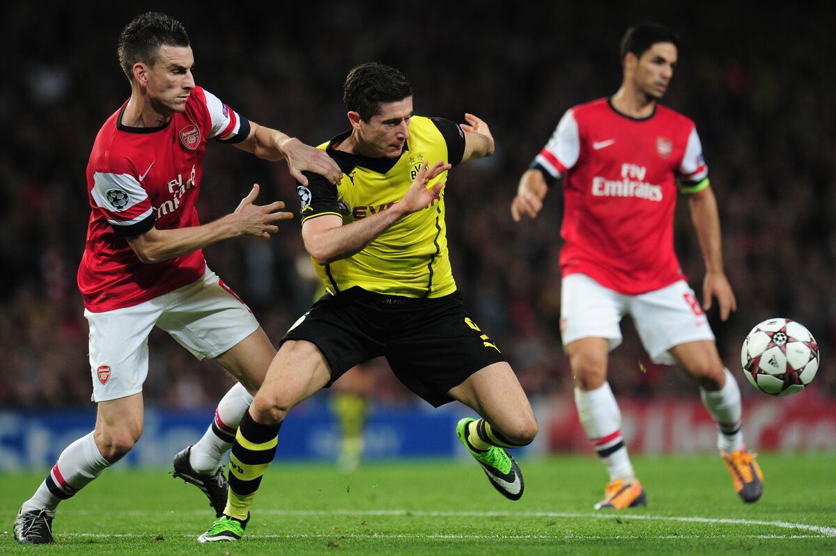 Dortmund's Robert Lewandowski Shows Arsenal What He's ...