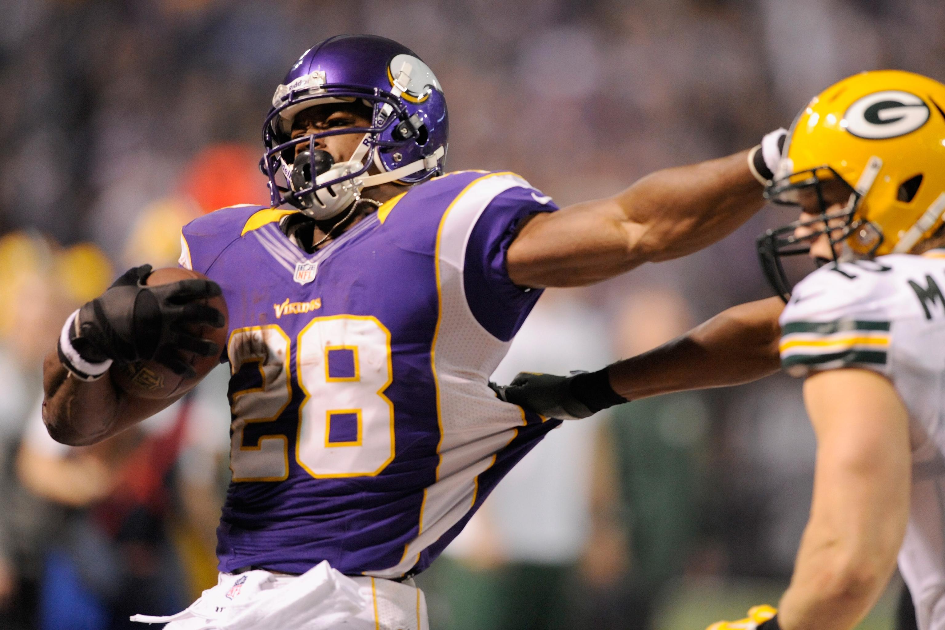 Adrian Peterson powers Minnesota Vikings past Green Bay Packers