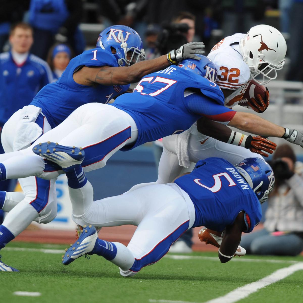 Texas Longhorns vs. Kansas Jayhawks Complete Game Preview News