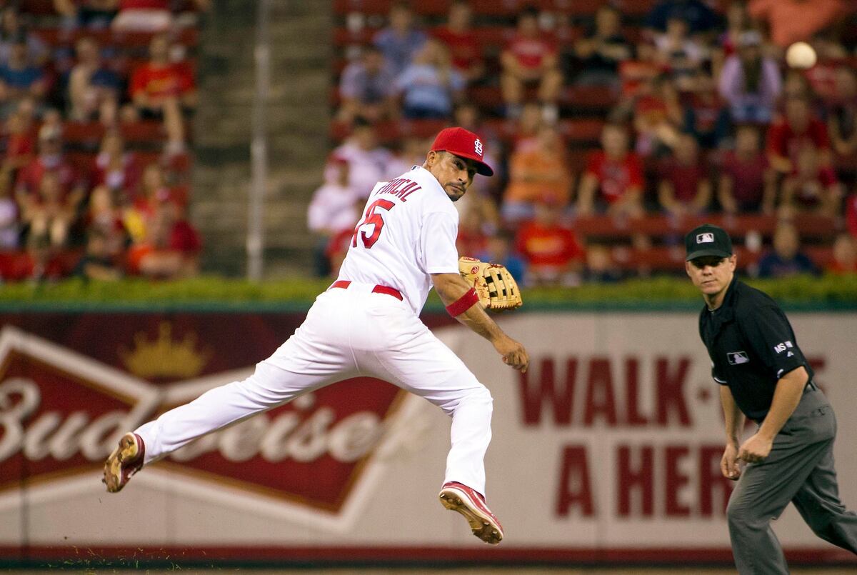 3 Realistic Shortstop Options Cardinals Can Consider Via Trade or FA