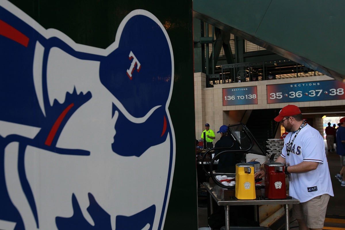 Texas Rangers Offseason Tracker: Hottest Trade Rumors, Free-Agency News