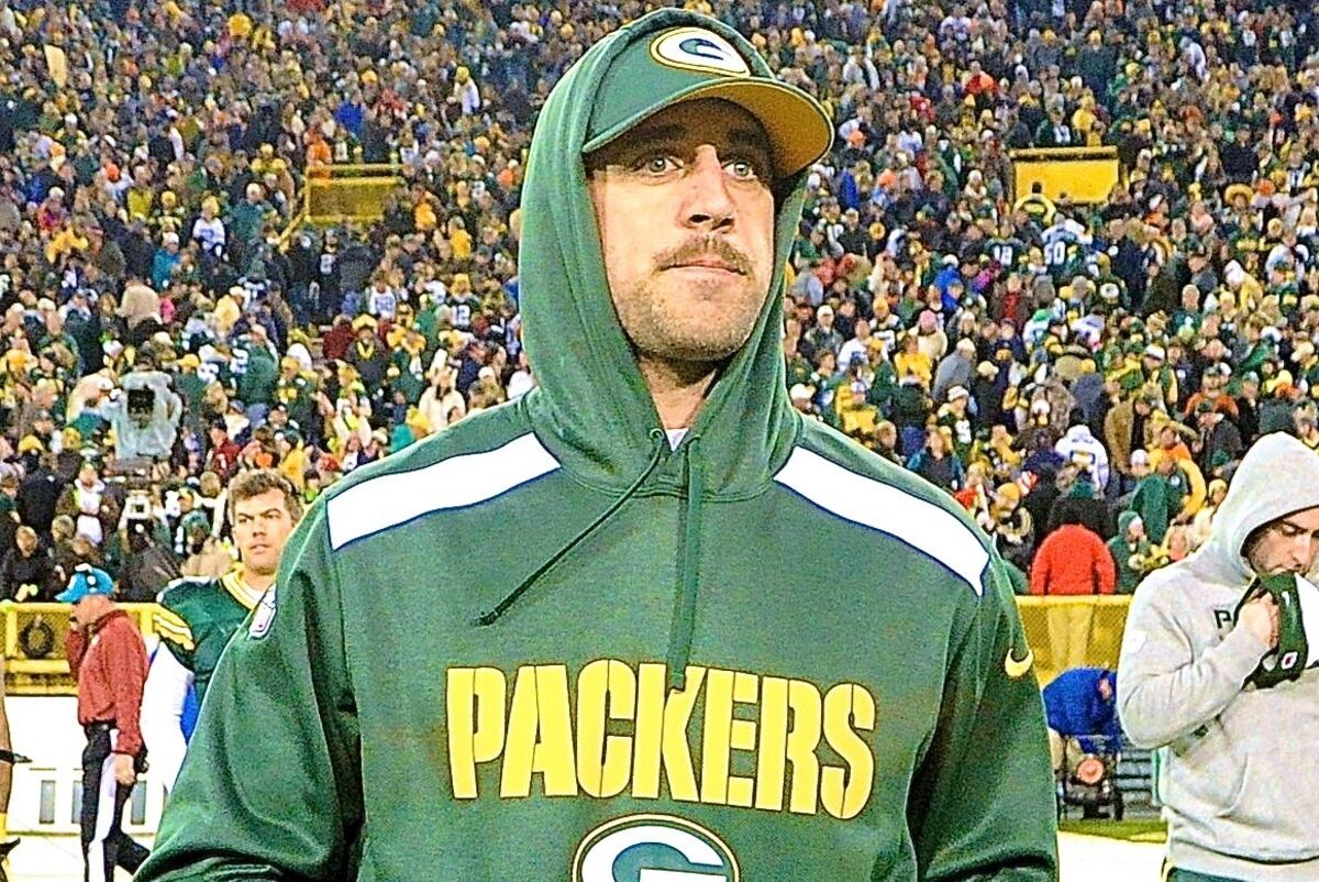Aaron Rodgers Diagnosed with Fractured Collarbone, Out a Month or More