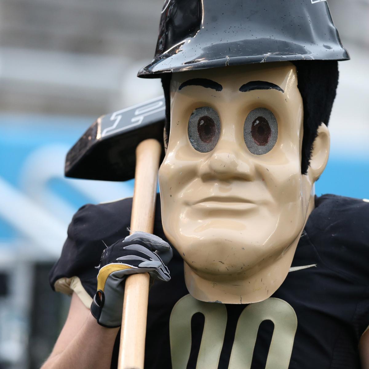 Scary Purdue mascot Purdue Pete appears on CBS' Bold and the Beautiful