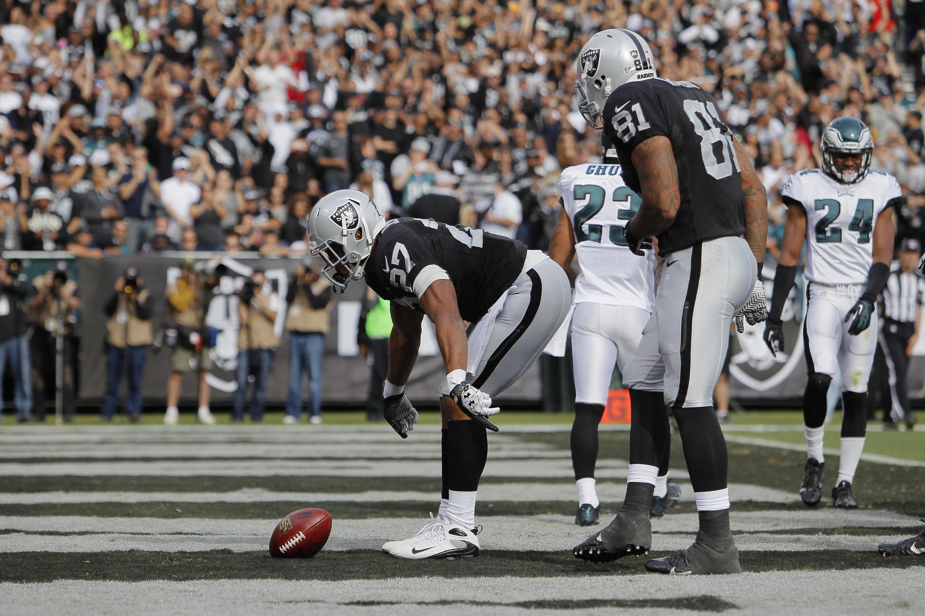 Today in Pro Football History: 2005: Eagles Overcome Injury to Kicker to  Edge Raiders