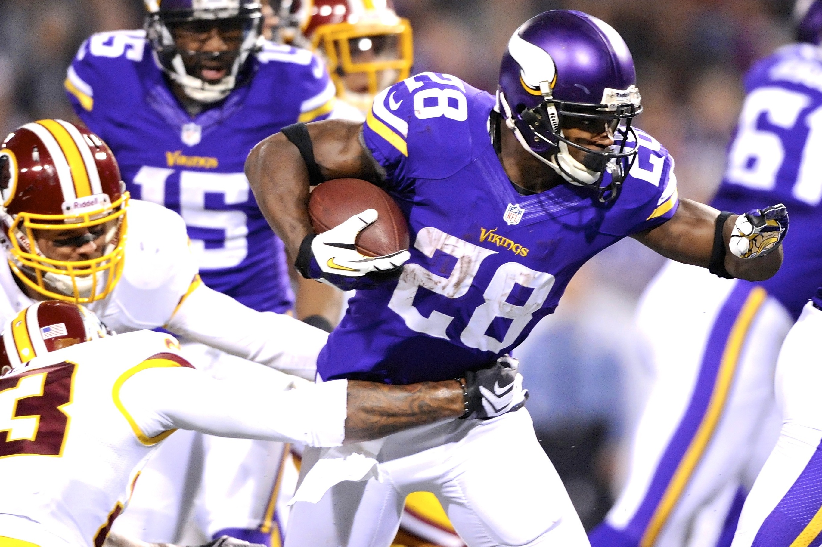 Adrian Peterson drives Vikings to victory over Steelers at Wembley, NFL